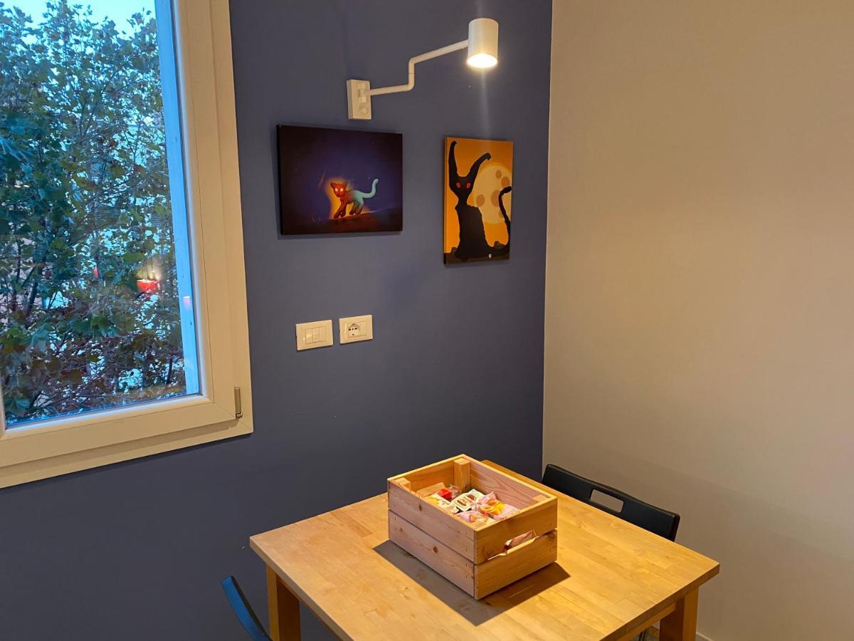 Bed and breakfast Tra Le Torri - Ampia Stanza Privata In Con Bagno Privato Accessibile Da Corridoio Bolonia