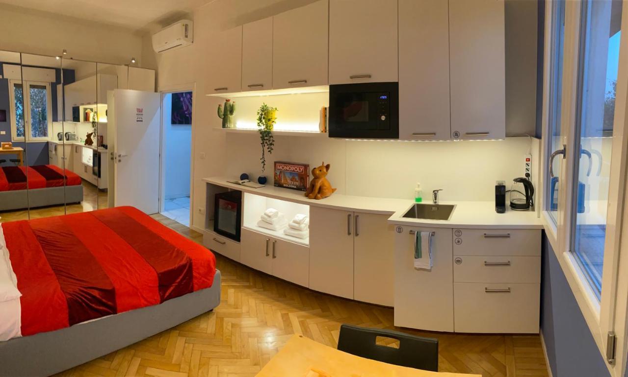 Tra Le Torri - Ampia Stanza Privata In Con Bagno Privato Accessibile Da Corridoio Bed and breakfast Bolonia