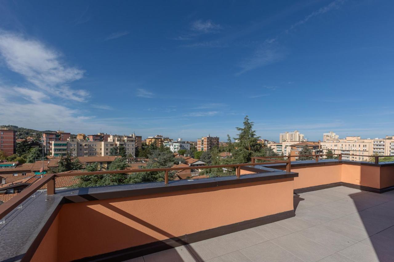 Hills View - Stunning Attic With Terrace Apartamento Bolonia