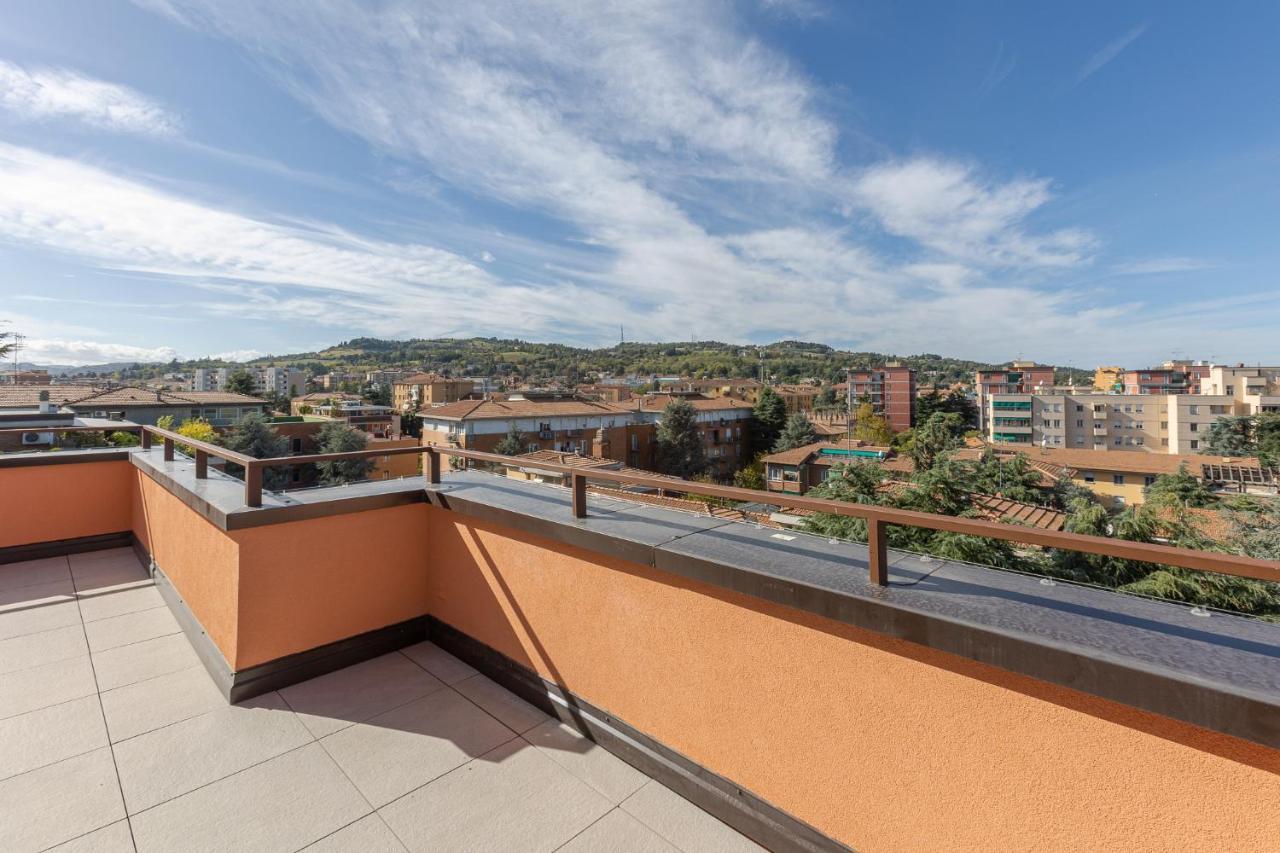 Hills View - Stunning Attic With Terrace Apartamento Bolonia
