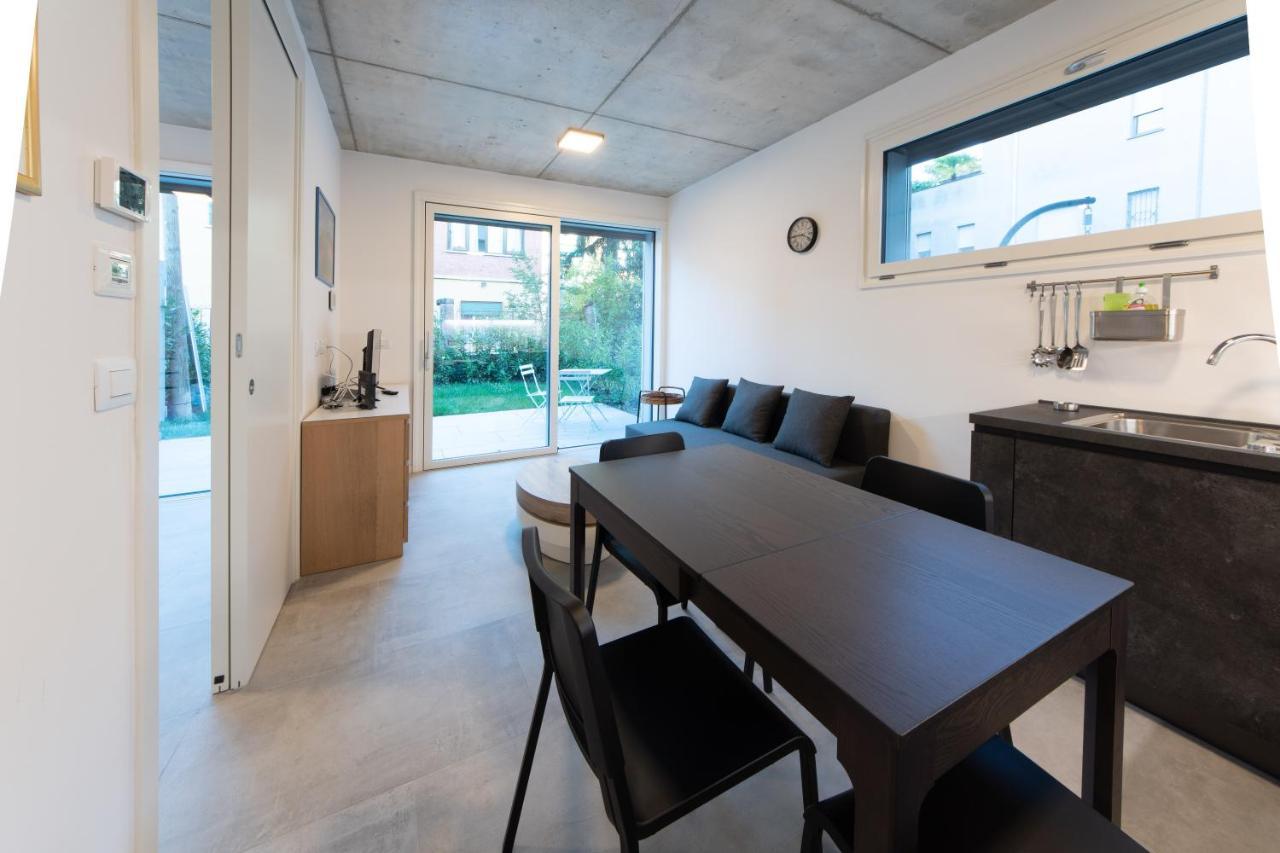 Housmart Toscana 53 Black * Bolonia