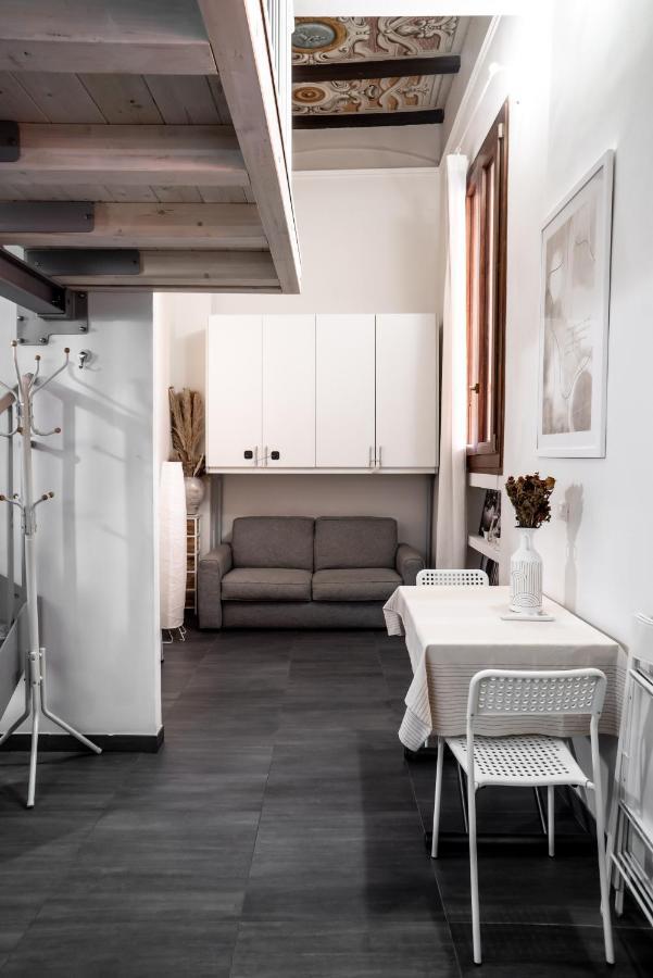 Charming Frescoed Loft Appartement *