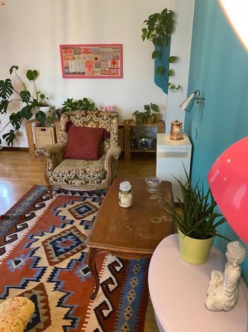 Apartamento Spazioviola Intimo Boho Style Uno Spazio Magico Per L'energia Che Si Respira In Un Palazzo Della Vecchia Qui Nulla E Perfetto Ma Tutto Racconta No Wi-fi No Aria Condizionata *