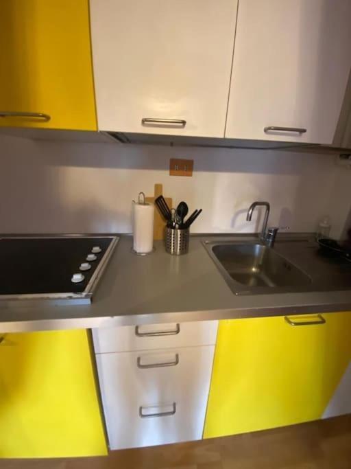 Apartment Spazioviola Intimo Boho Style Uno Spazio Magico Per L'energia Che Si Respira In Un Palazzo Della Vecchia Qui Nulla E Perfetto Ma Tutto Racconta No Wi-fi No Aria Condizionata *