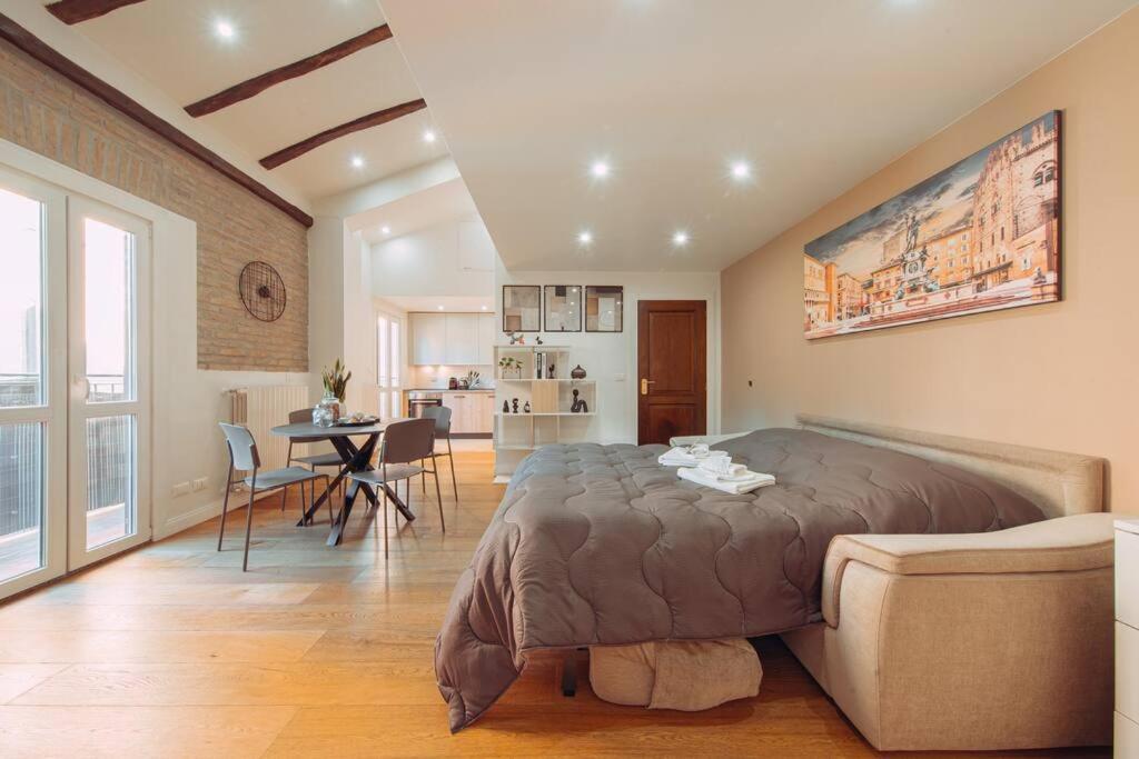 Loft Santo Stefano-sant'orsola Apartment *