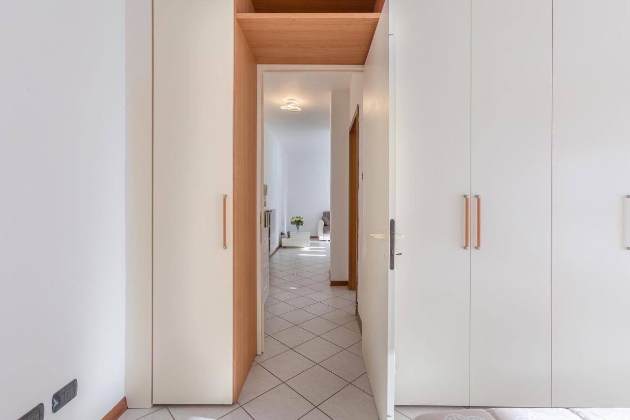 Bright & Airy Near Zanolini Station Appartement *