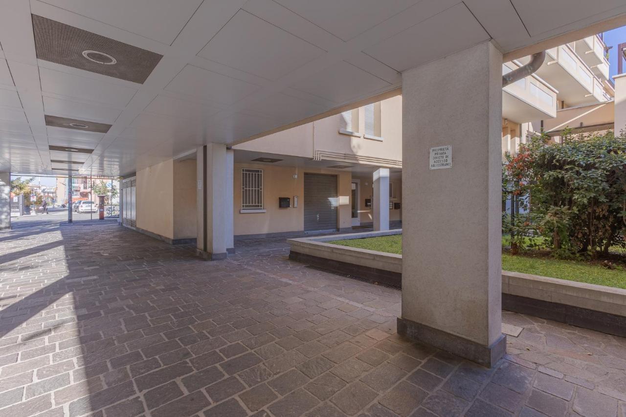 Bright & Airy Near Zanolini Station Apartment
