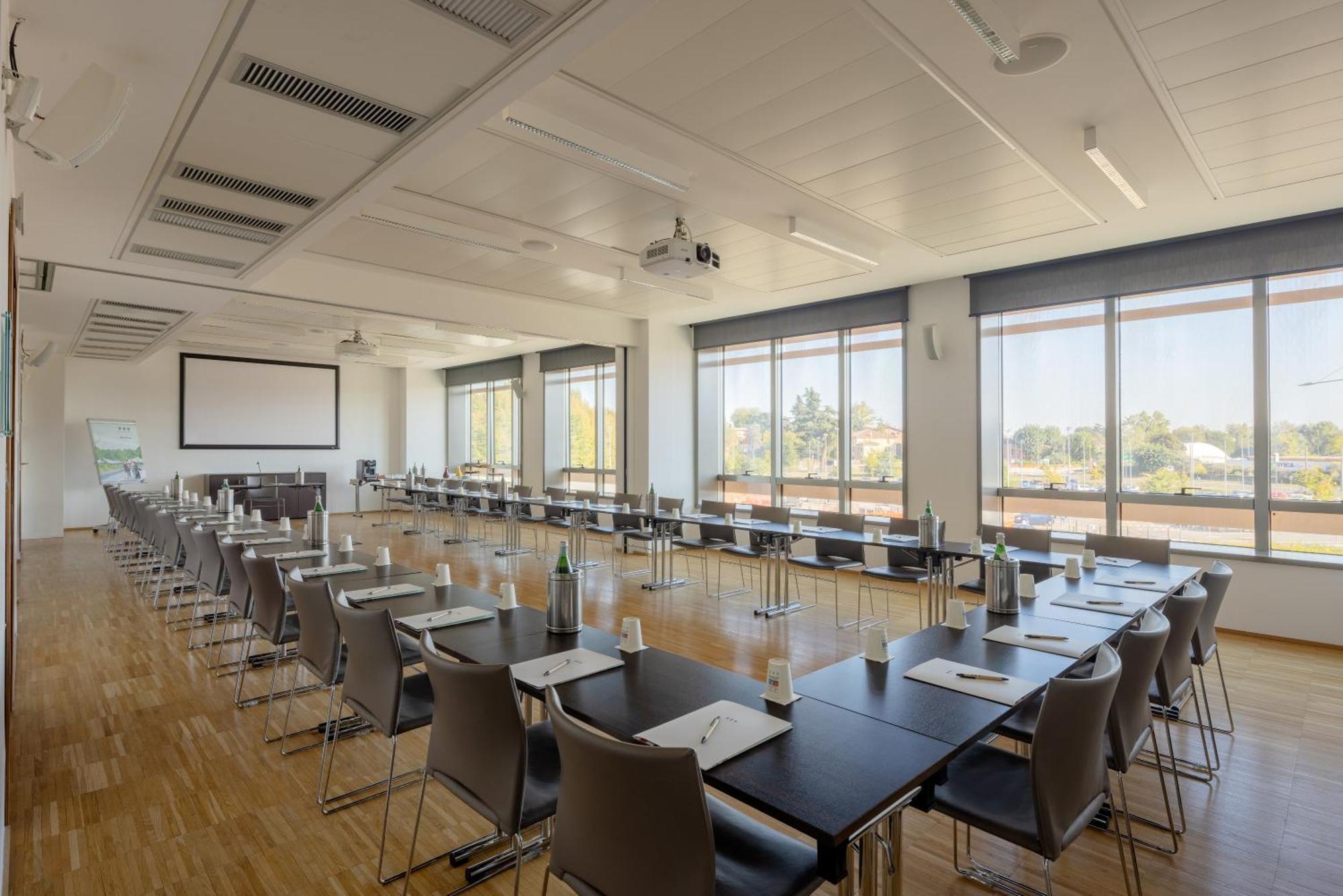 Unahotels San Vitale Hotel 4*