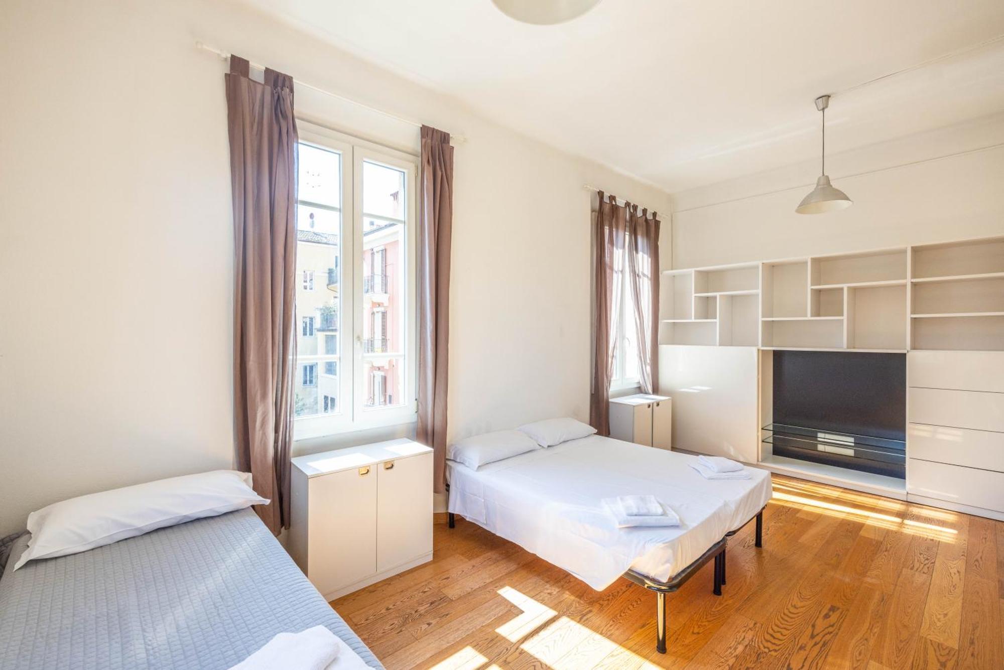Albertoni Holidays, By Short Holidays Apartment
