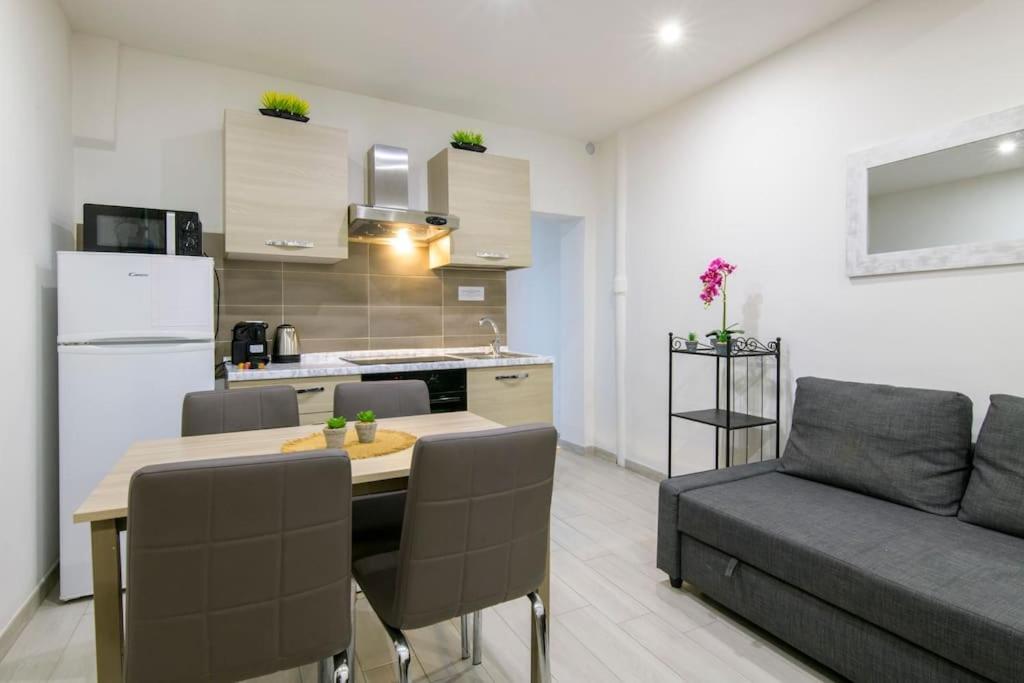 Apartment A & G