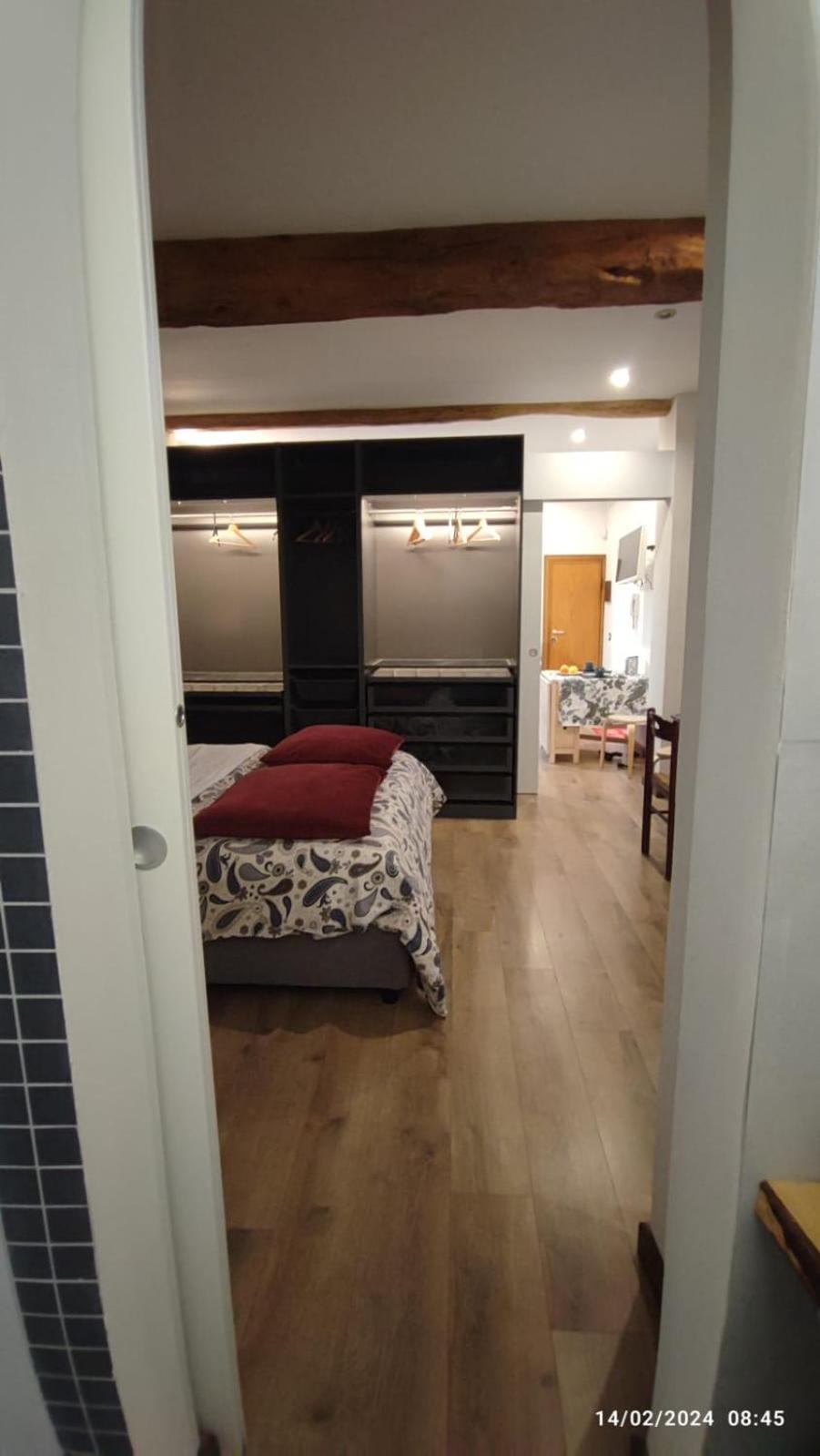 Centro Storico Di Via Petroni Apartamento *