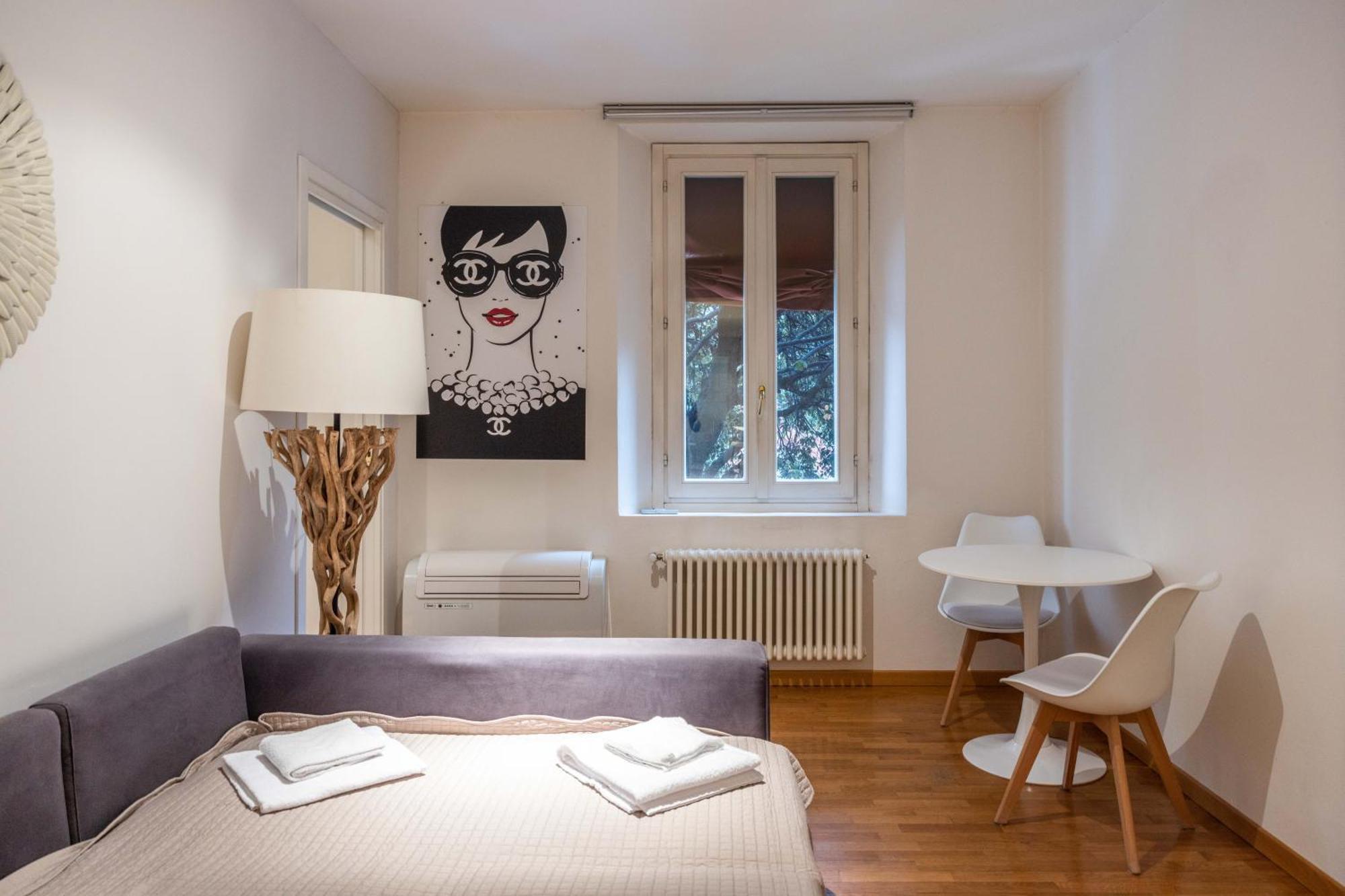 Maison Chanel, By Short Holidays Bolonha