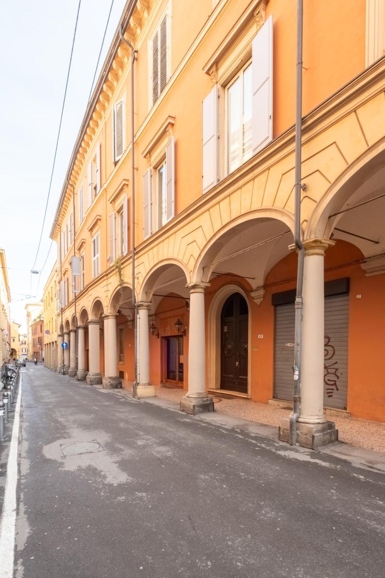 Nazario Sauro 19 By Bologna