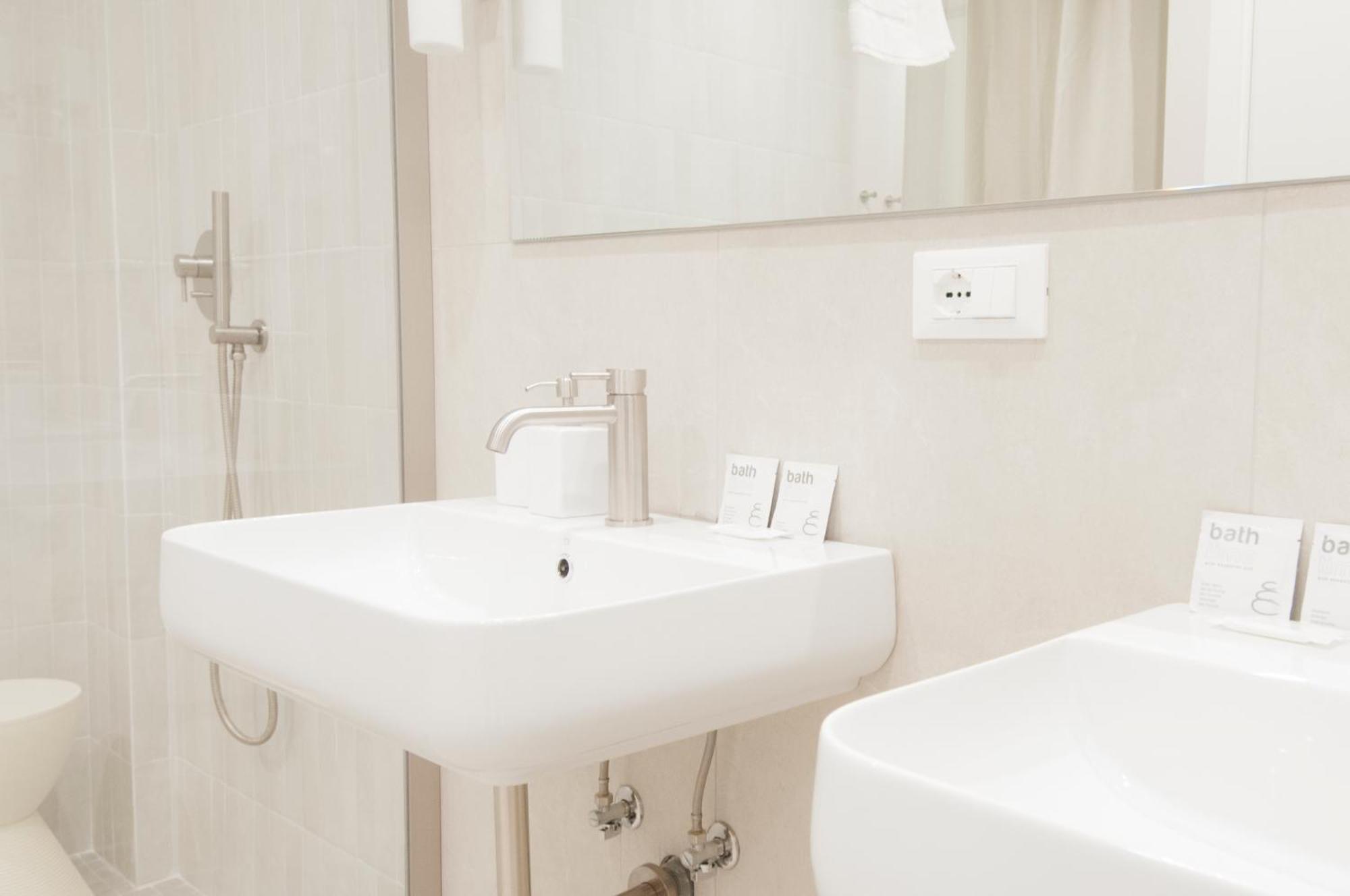 Brezza - Saffi Design - Ambrogiohost * Bologne