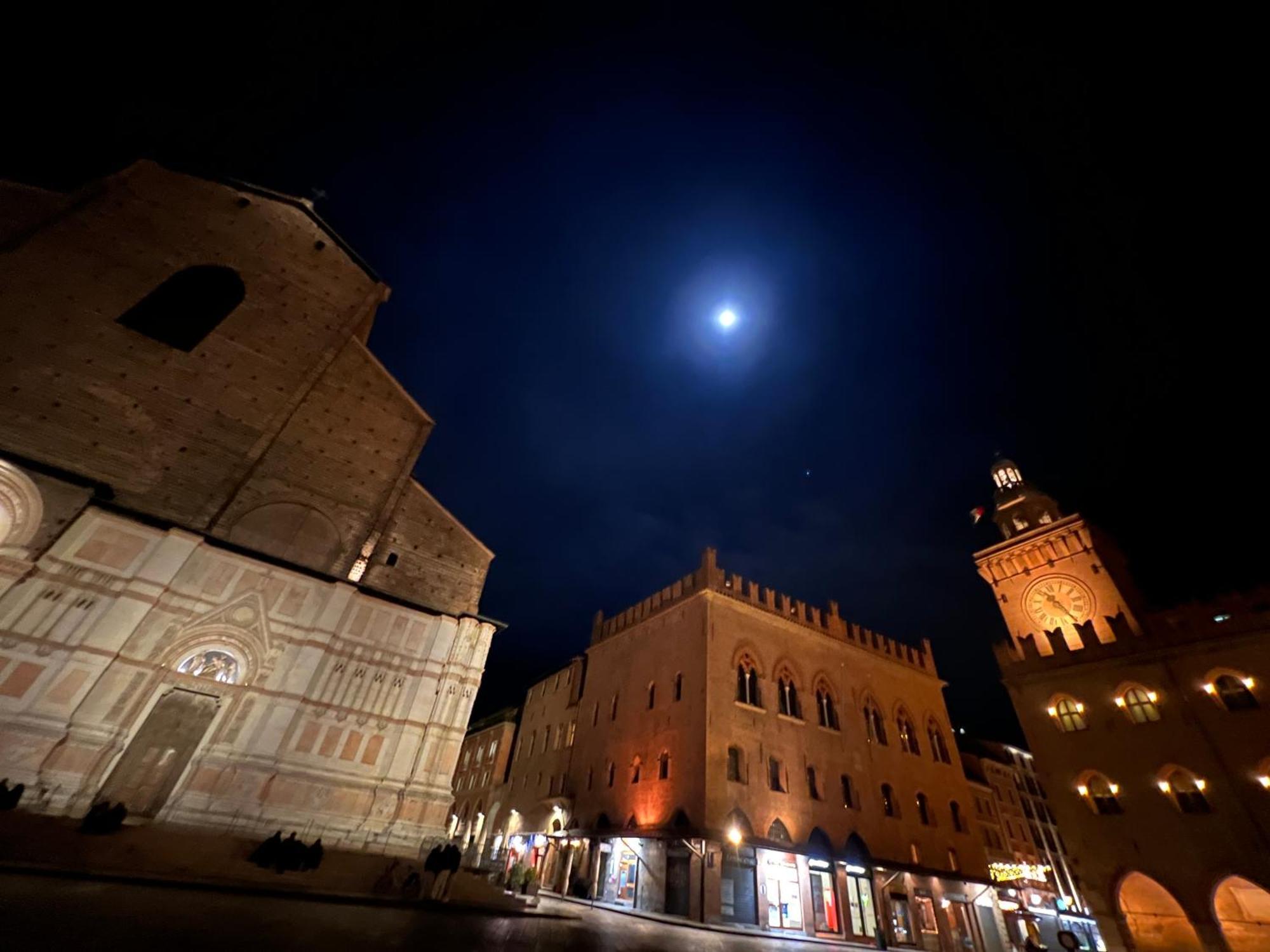 Apartment Tower Of Lovers - Ancient Altana