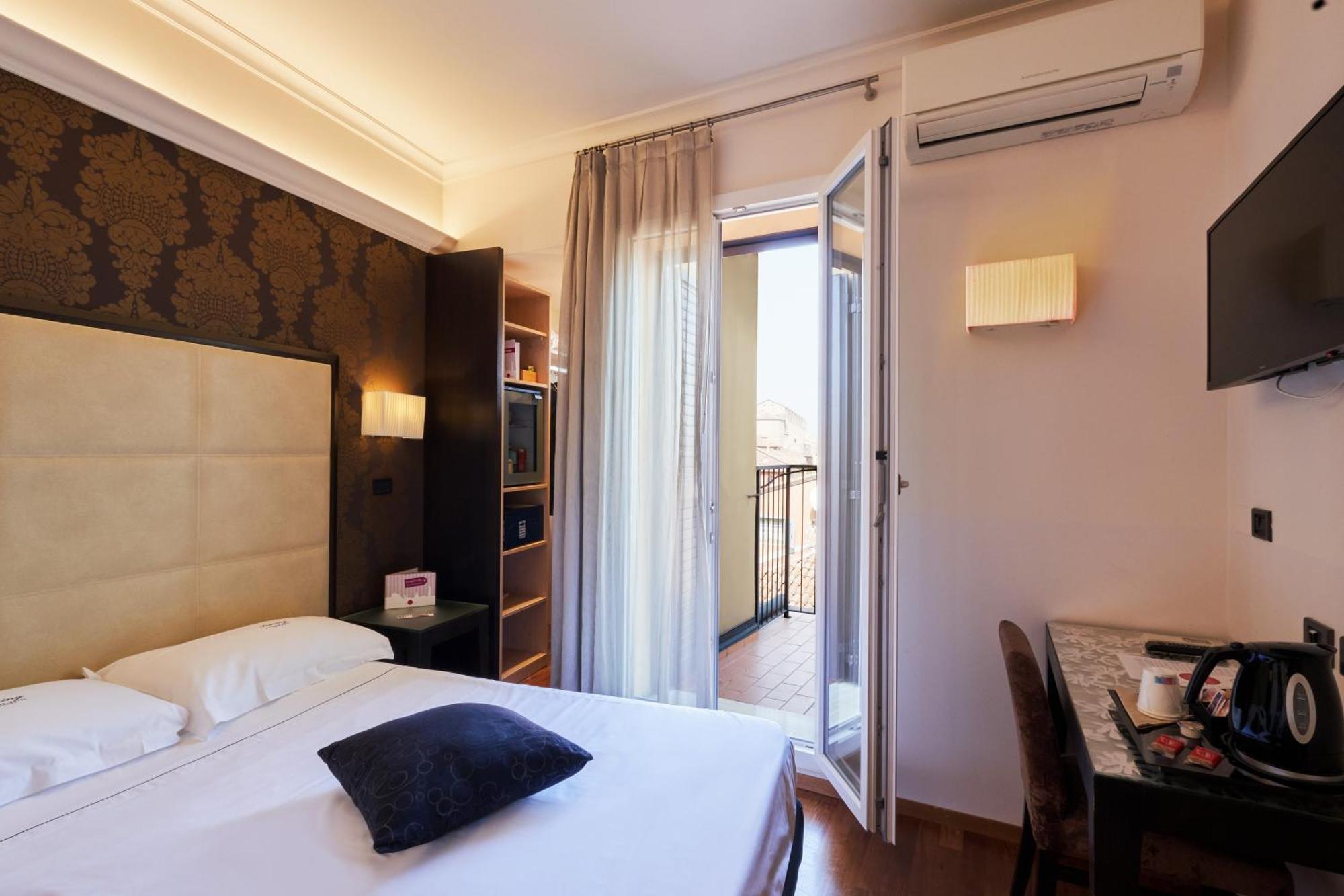 Hotel Touring 4*