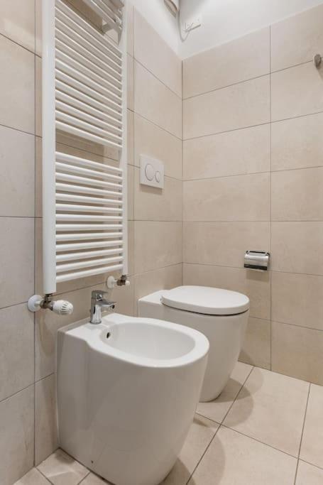All'ombra Delle Due Torri Family Apartamento *