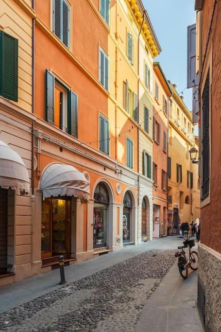 All'ombra Delle Due Torri Family Apartamento *