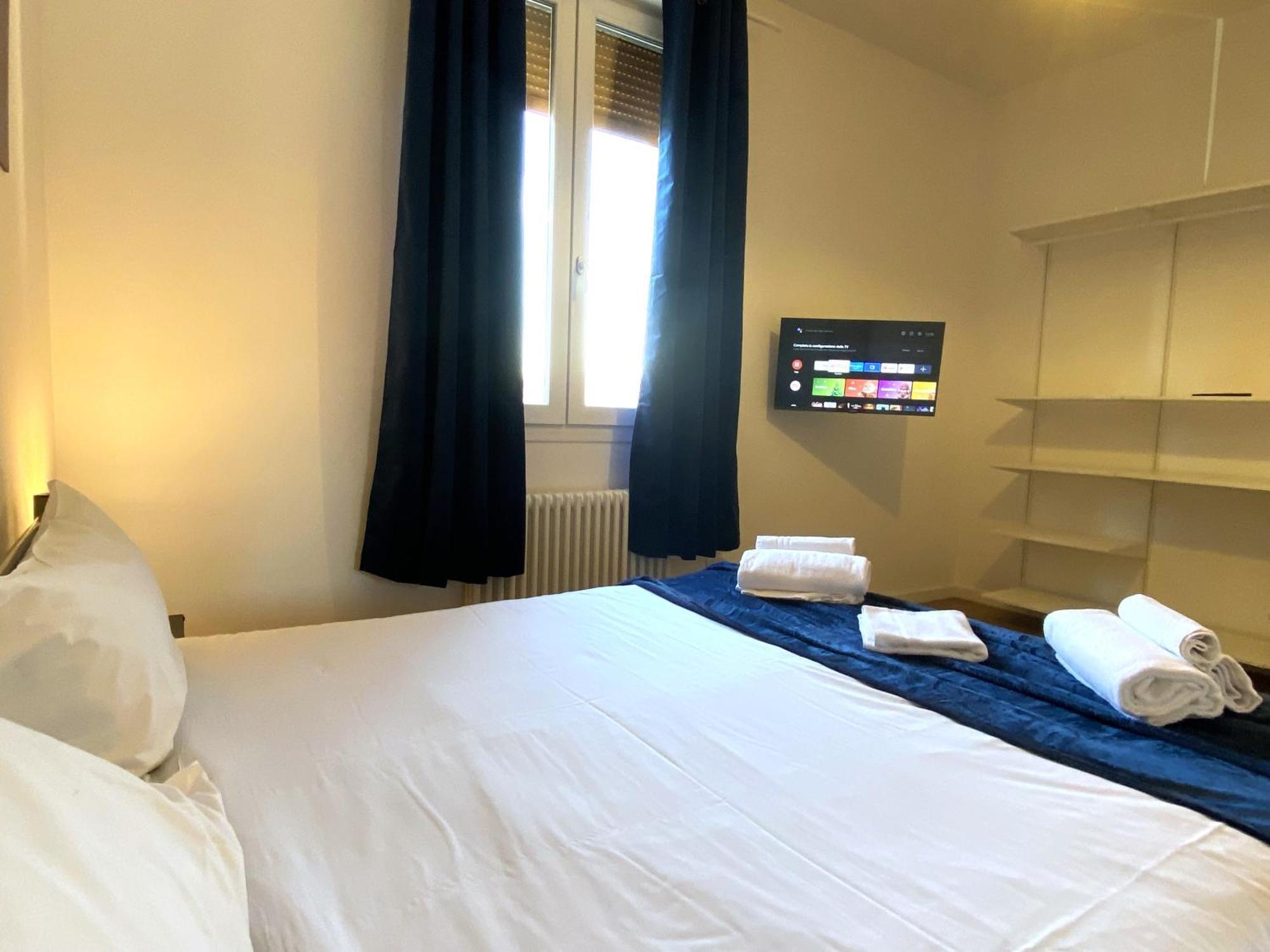 Urban Nest Red Carpet Guest house