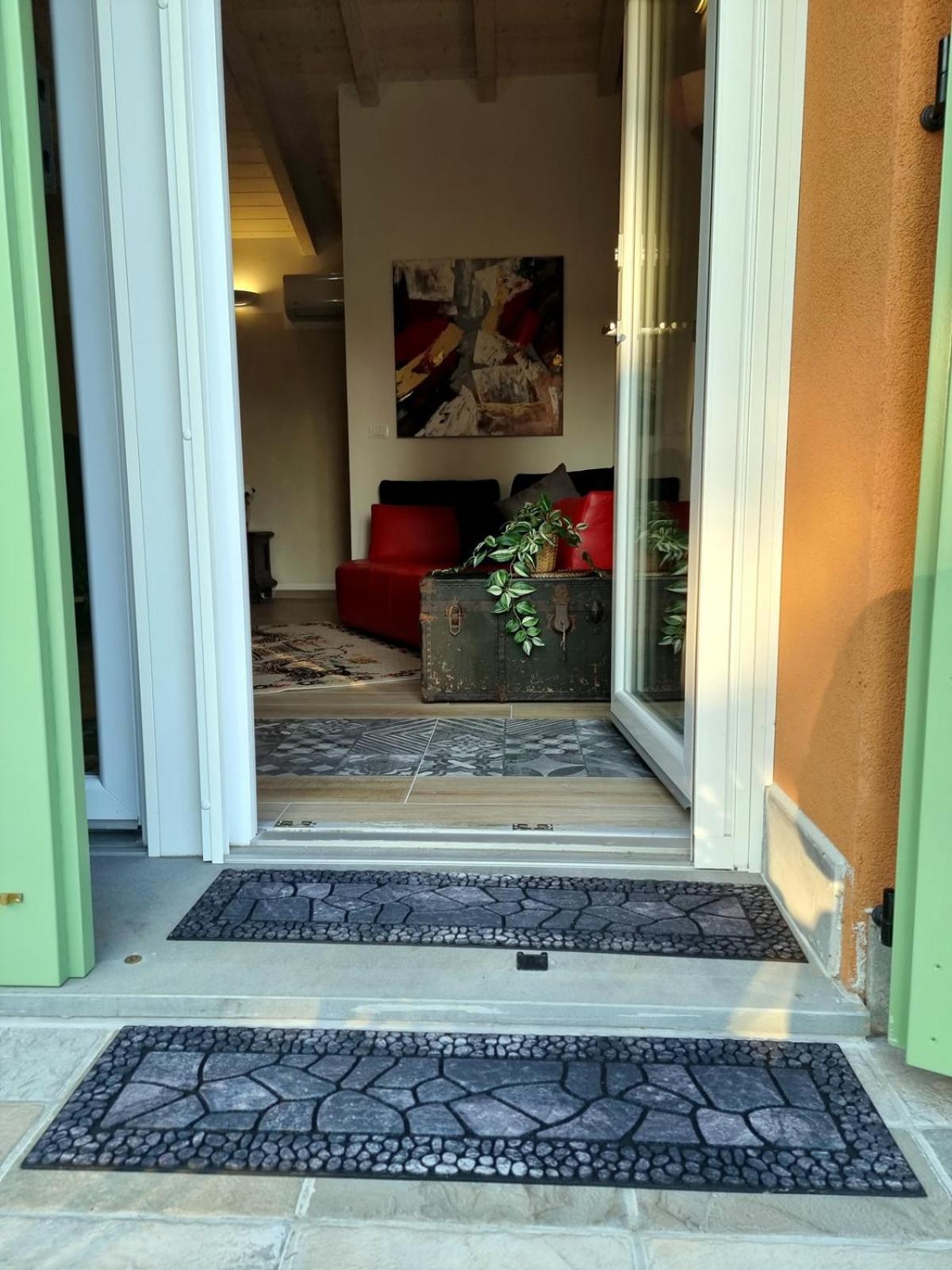 Garden Apartment *