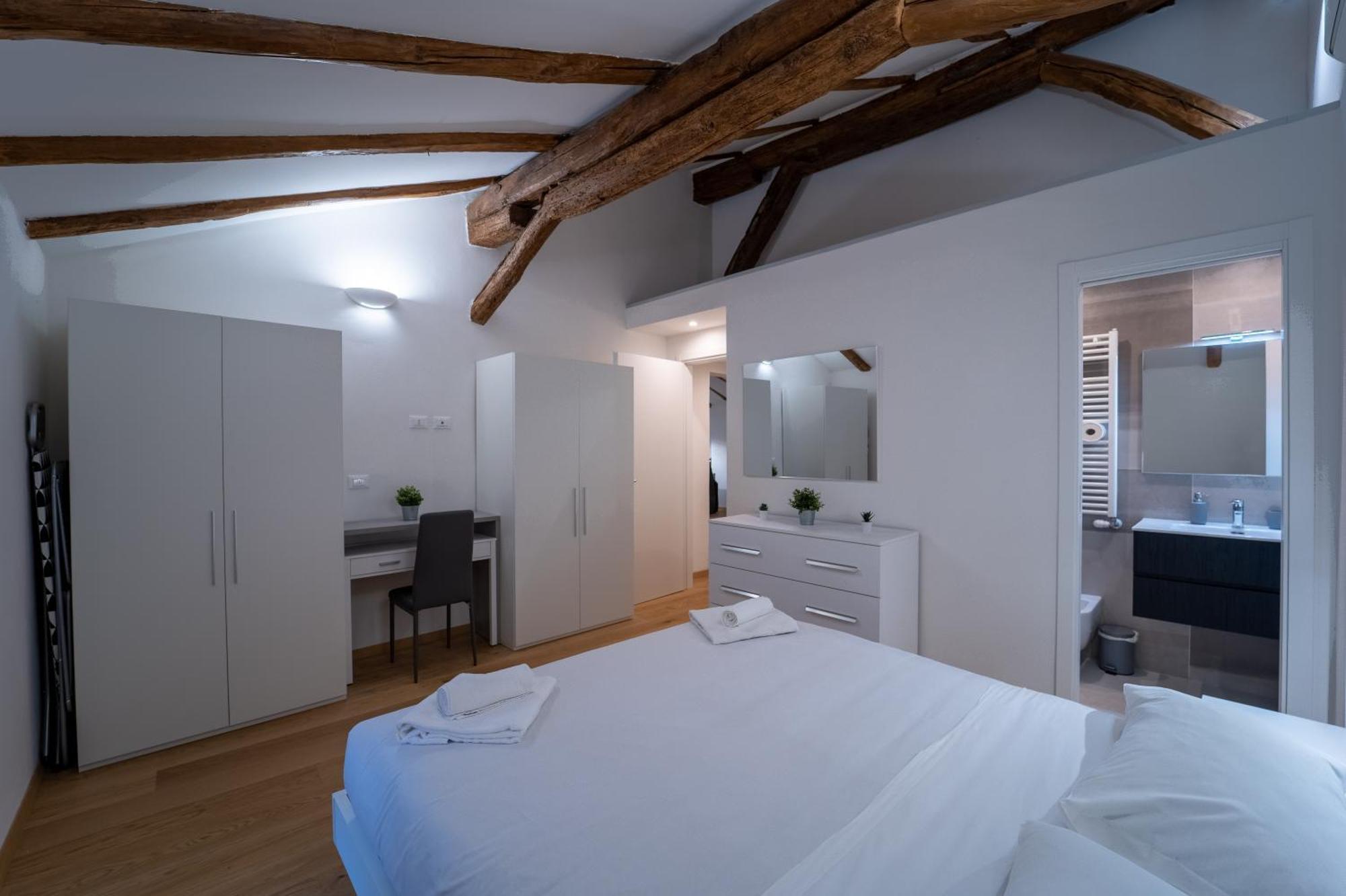 Realkasa Santo Stefano 46 Bologne