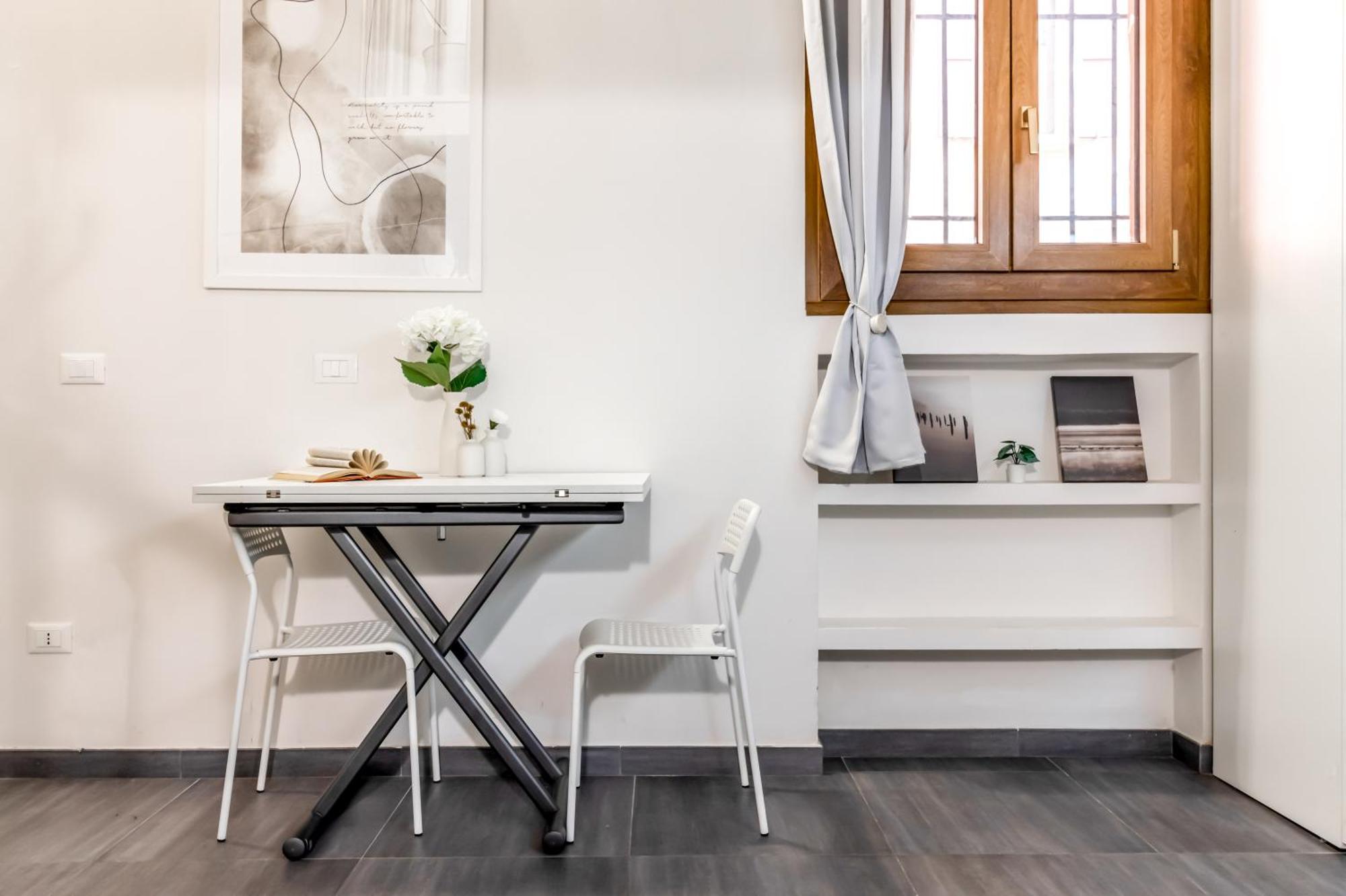 Charming Frescoed Loft Appartement *