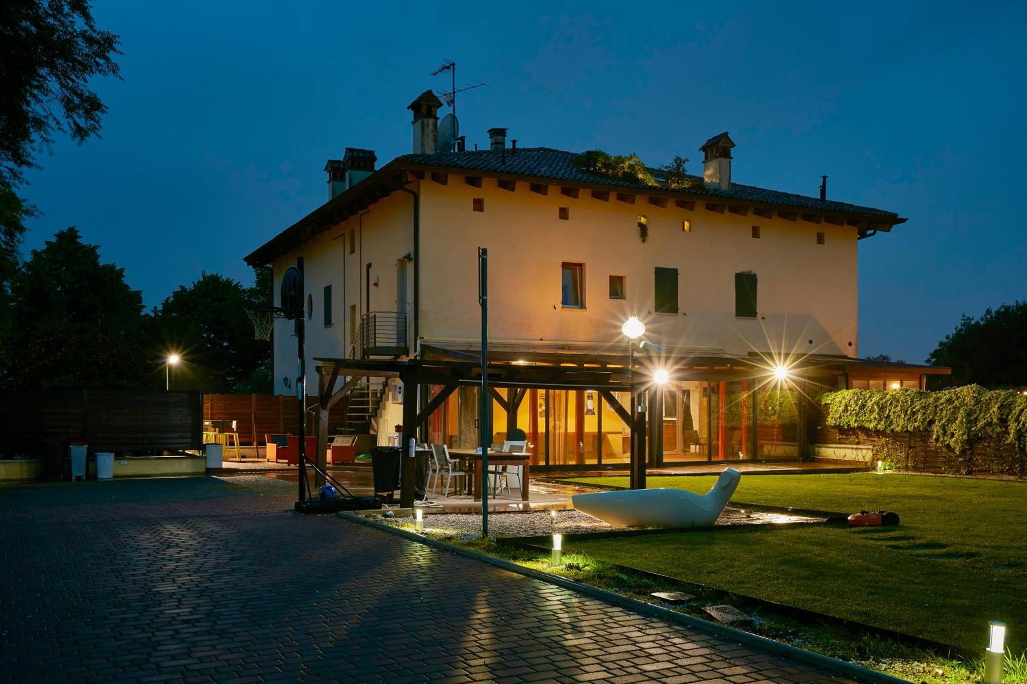 Balda House Whith Covered And Heated Pool Only For * Bologna