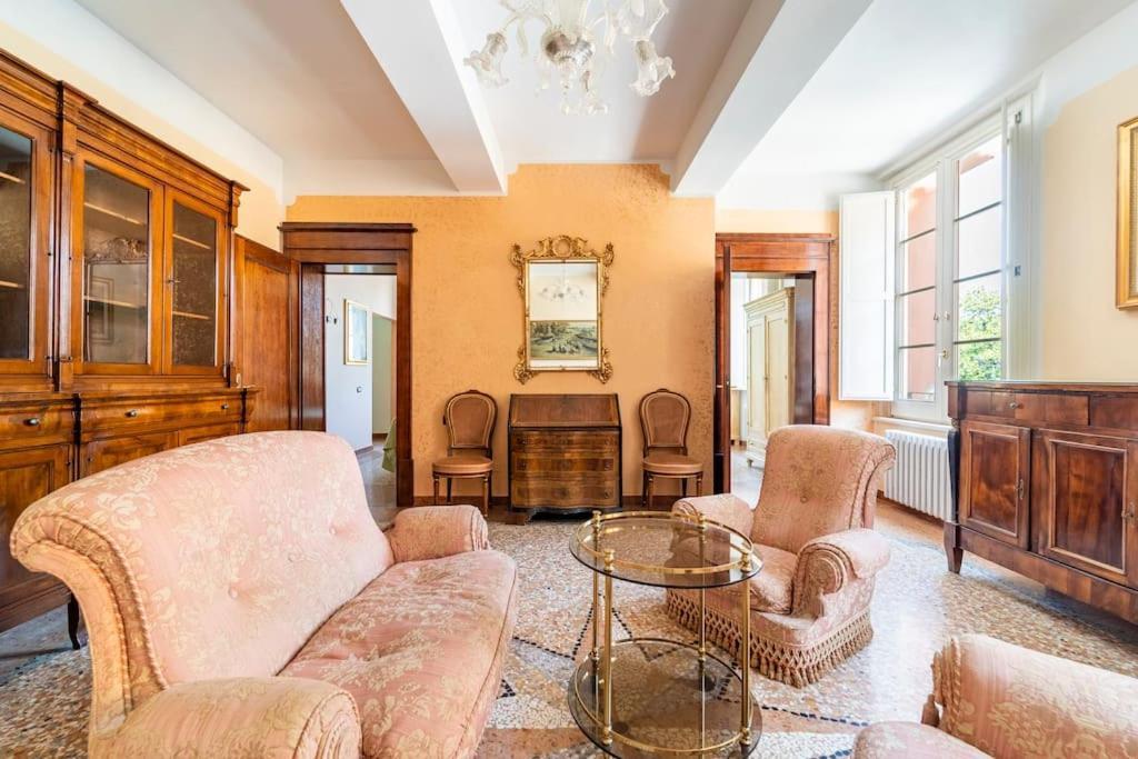 Lejlighed Elegant Apt, Wi-fi And Garden