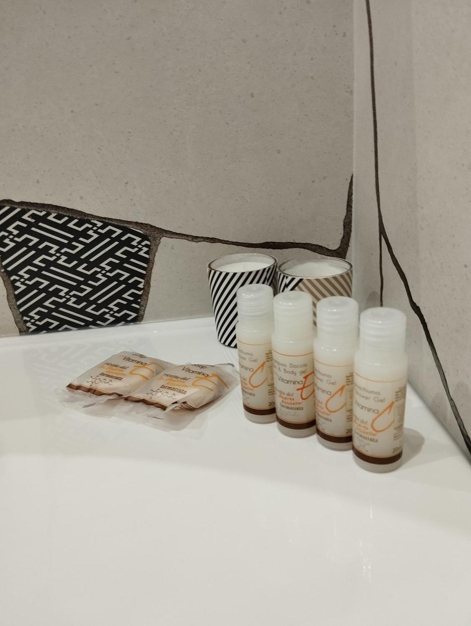 Llhome Elegante Monolocale Ristrutturato Con Posto Auto Coperto Apartment Bologna
