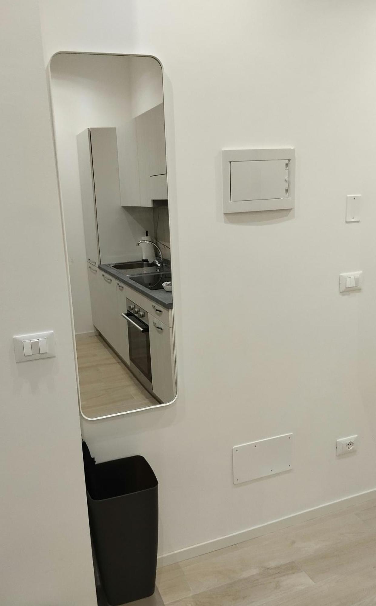 Llhome Elegante Monolocale Ristrutturato Con Posto Auto Coperto Apartment *
