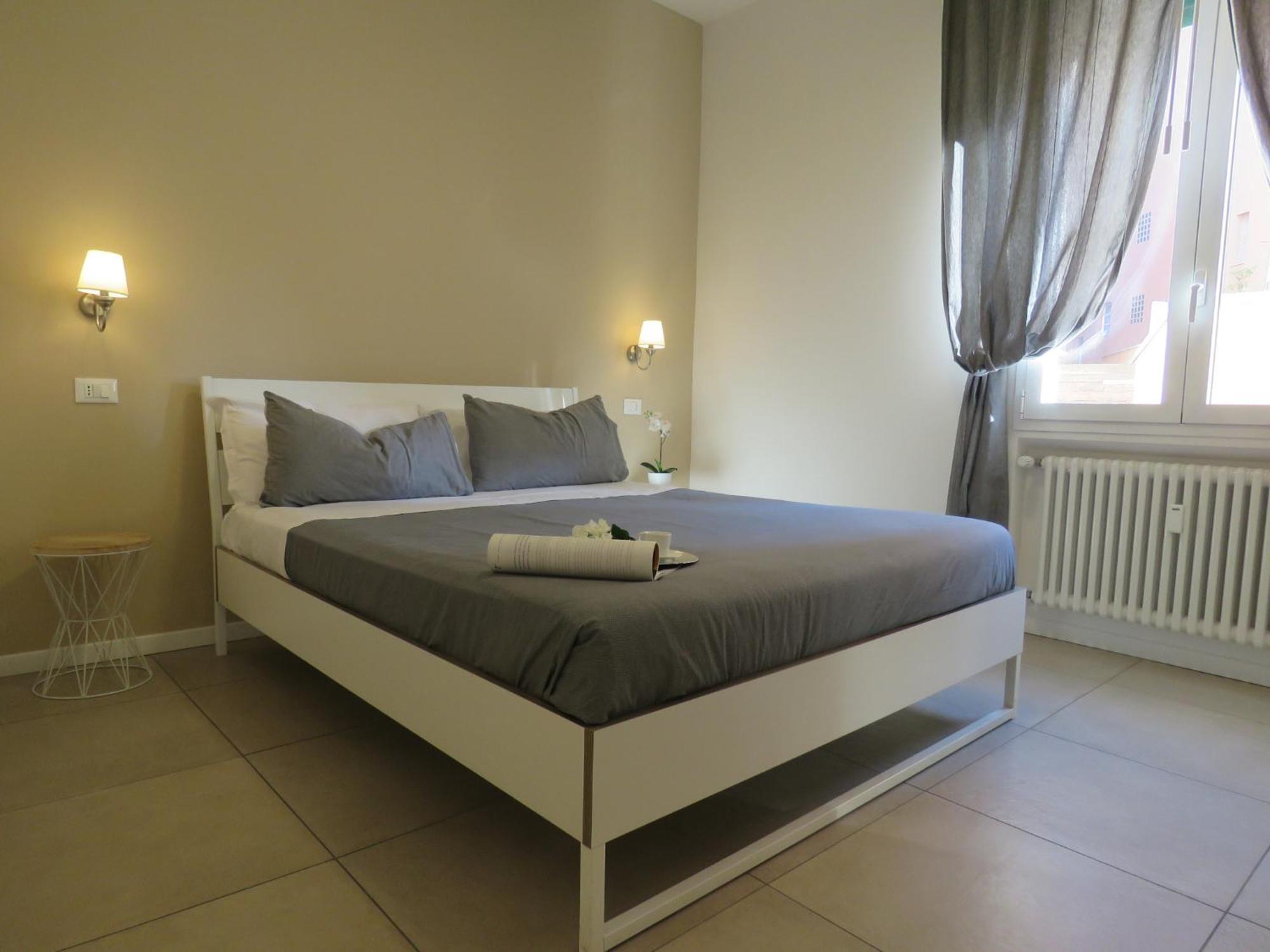 8 Colonne * Bologne