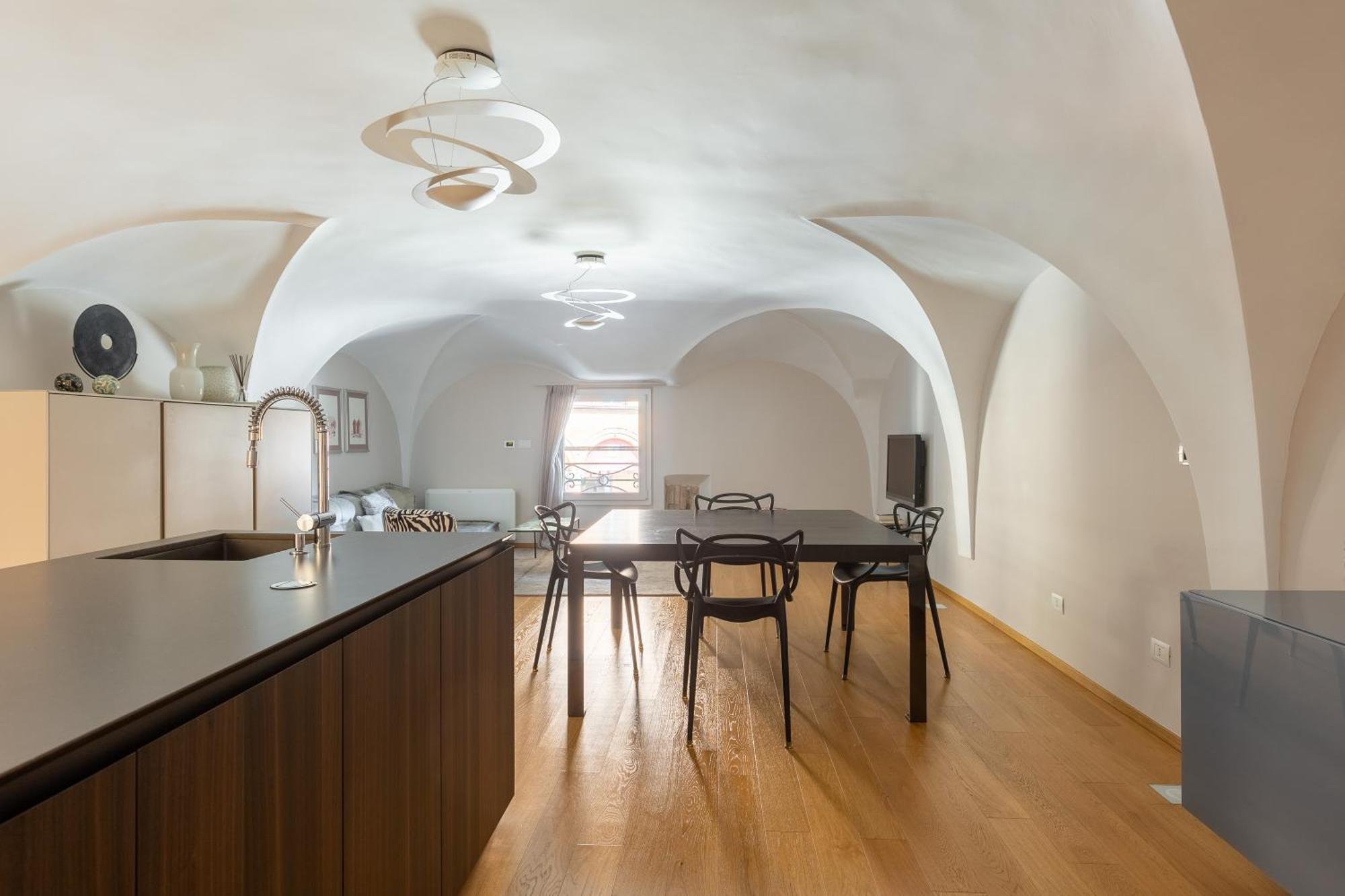Apartment Santo Stefano Elegant By Wonderful Italy