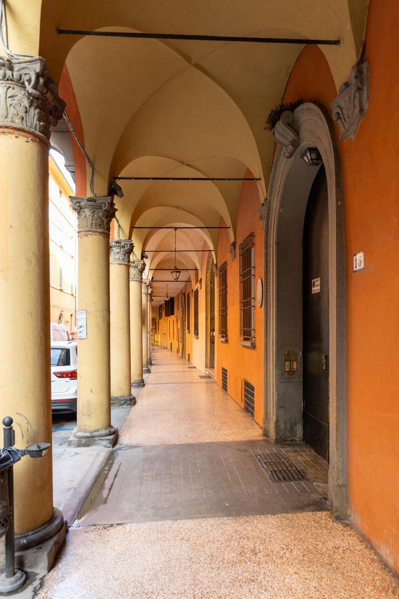 Apartment Con Terrazza Tra I Tetti Del Centro Bologna