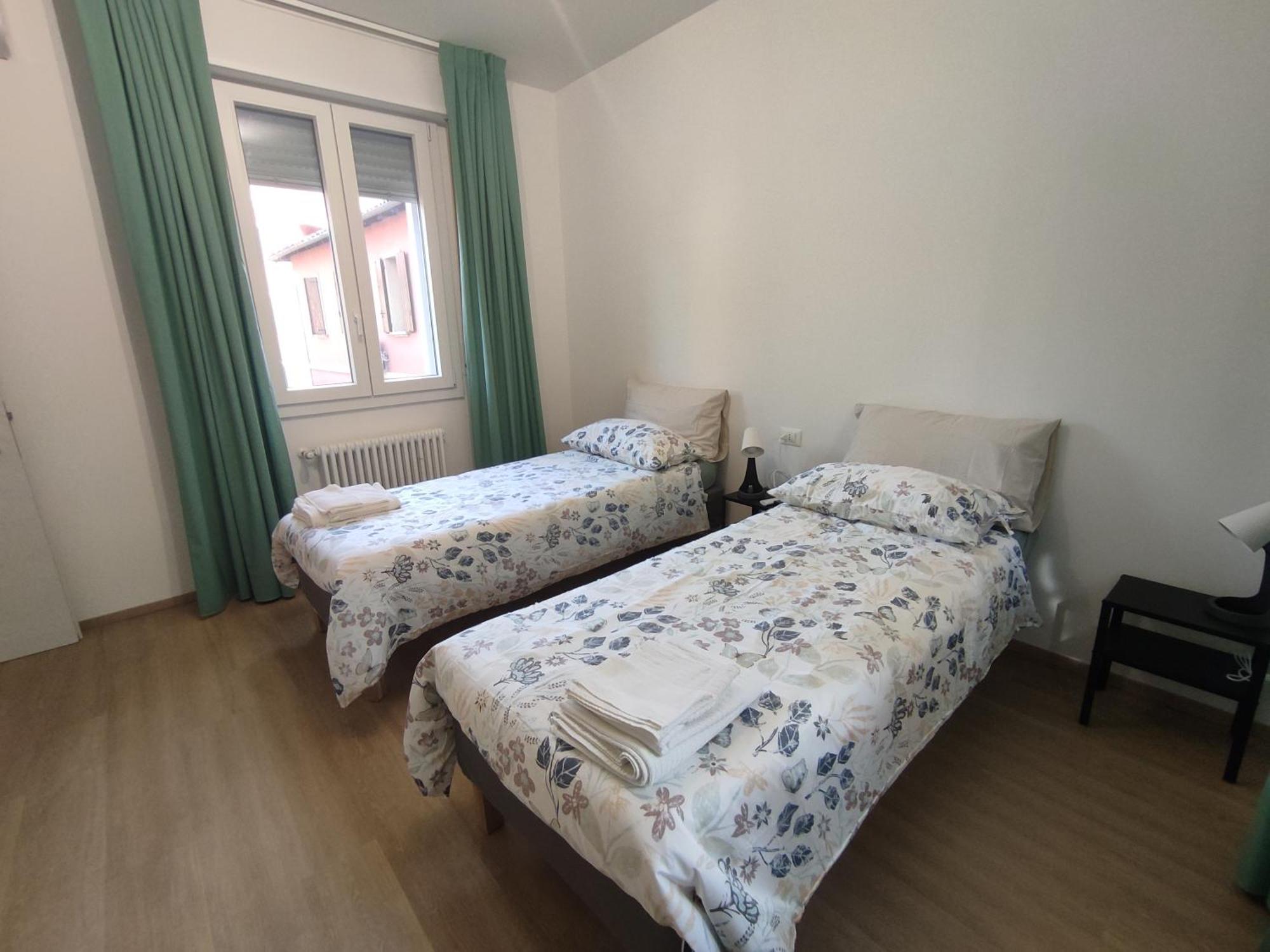 Apartment Grigio Perla Panigale, Con Giardino E Parcheggio Privato Gratuito Fino A Tre Posti Auto *