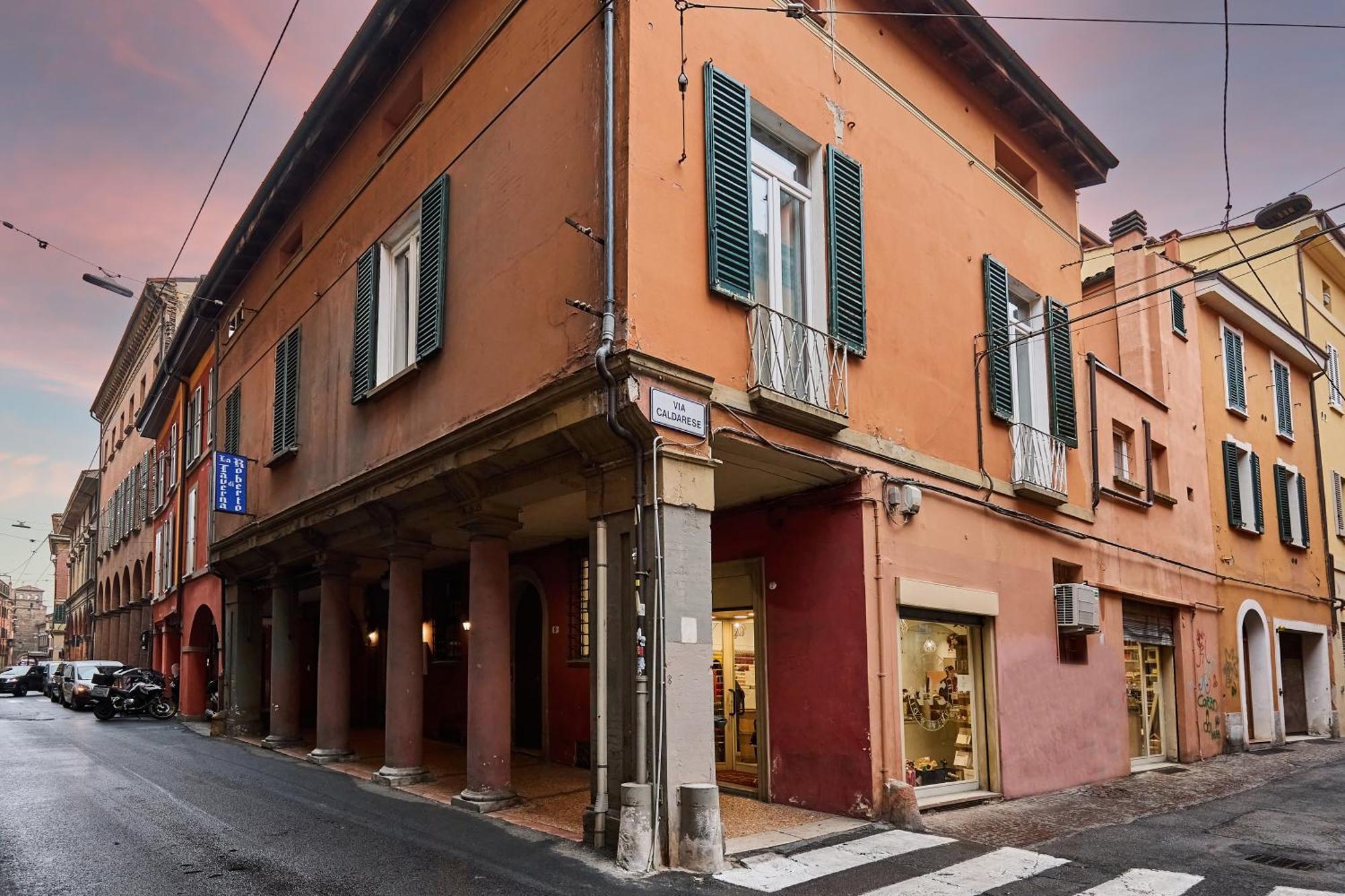La Torre Lunga -smart Working- 150 M Dalle-from Due Torri-two Towers Appartement Bologna
