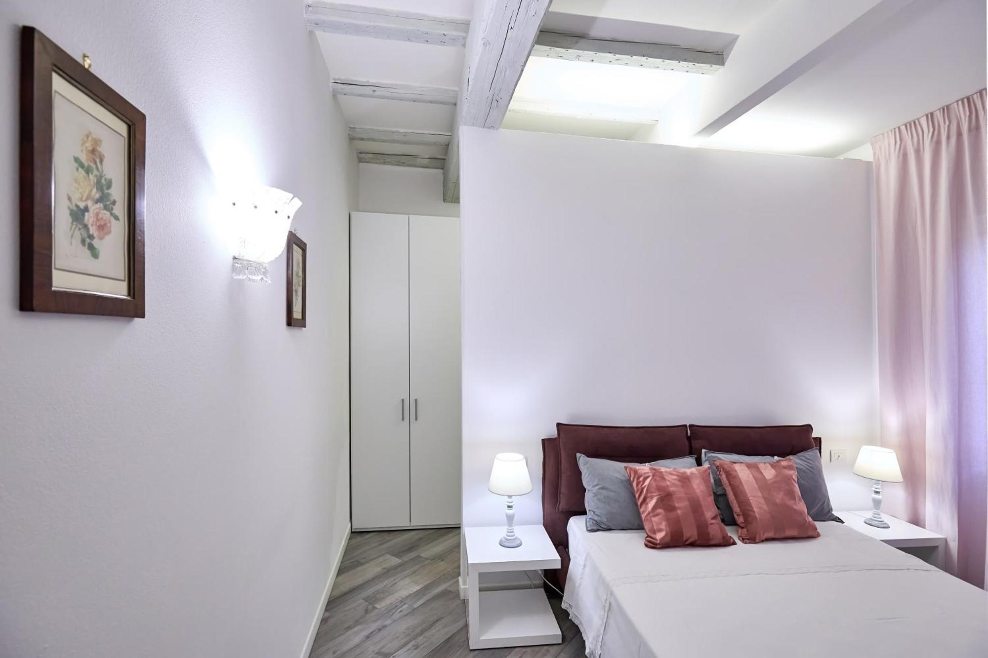 Appartement La Torre Lunga -smart Working- 150 M Dalle-from Due Torri-two Towers *