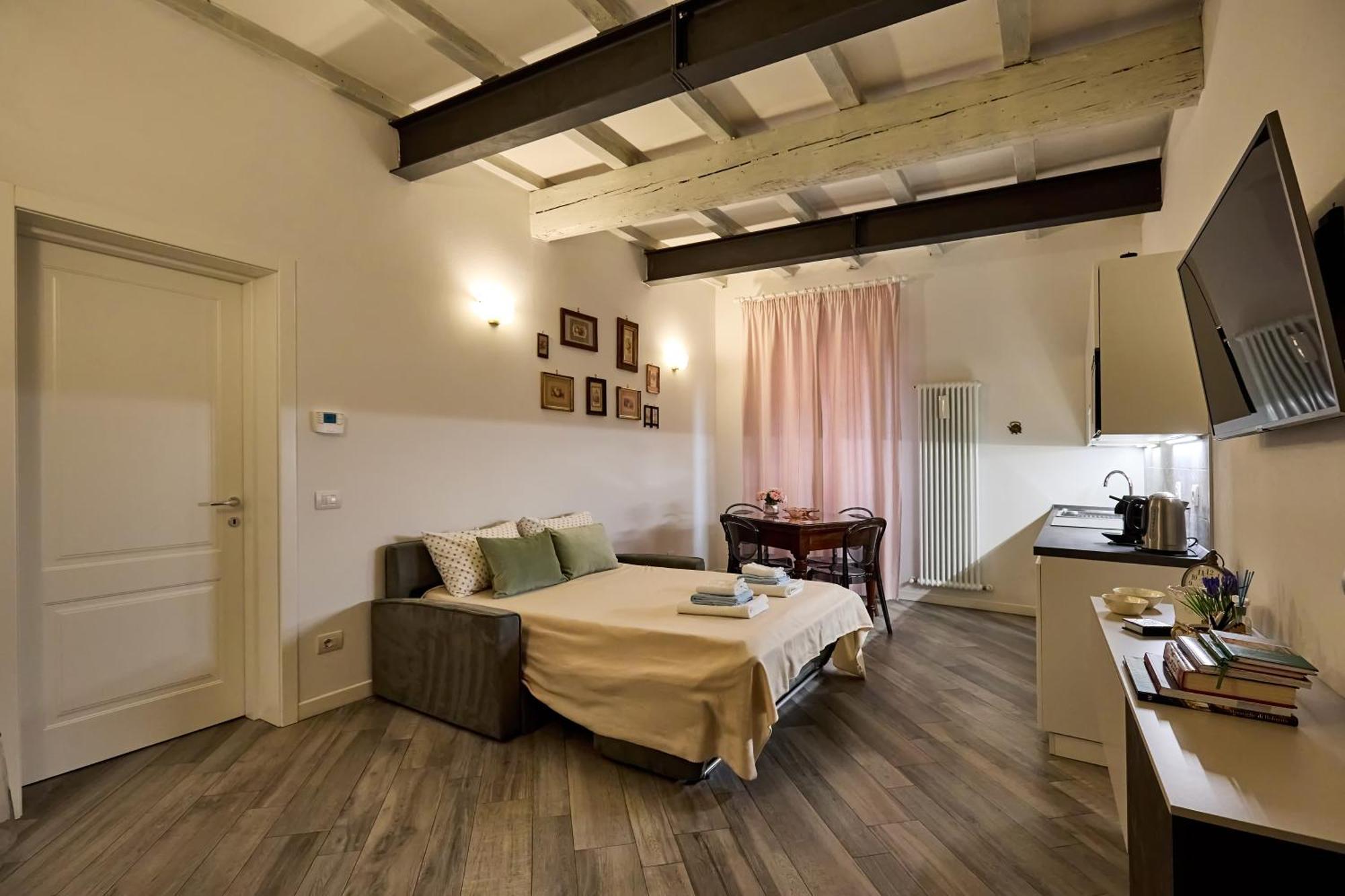 La Torre Lunga -smart Working- 150 M Dalle-from Due Torri-two Towers Appartement *