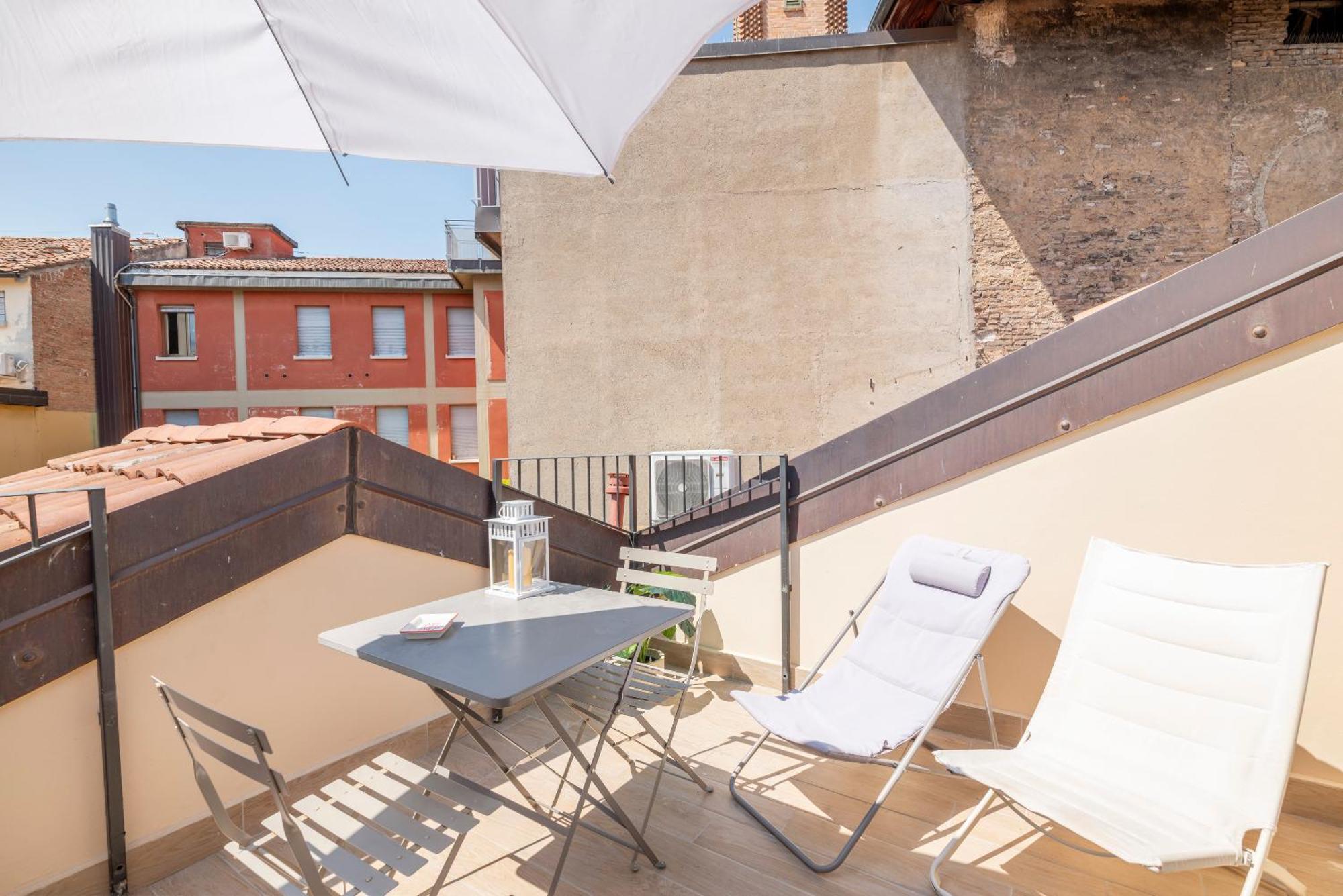 Di Lusso Con Terrazza - Centro