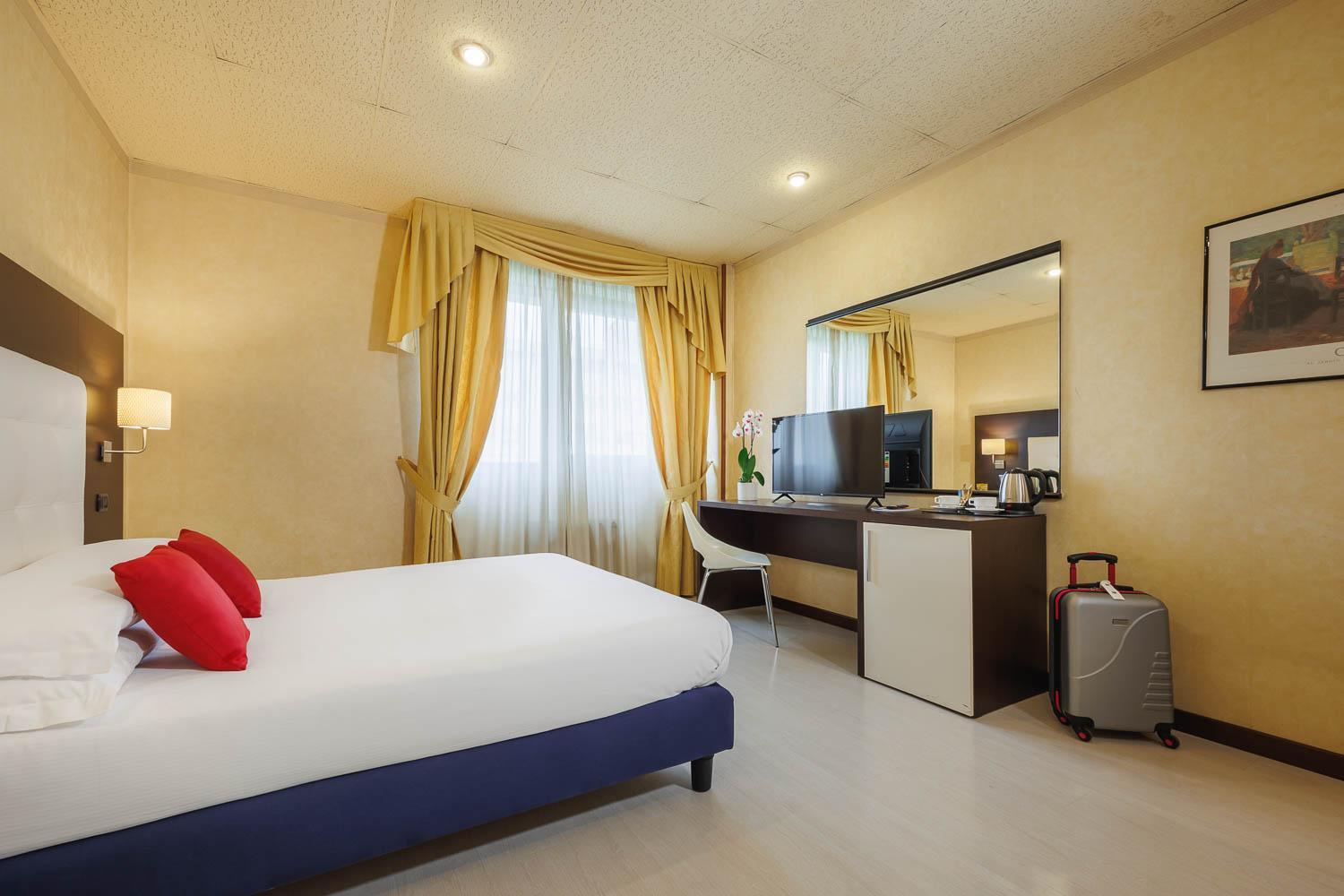 Jr Amadeus 4* Bologna