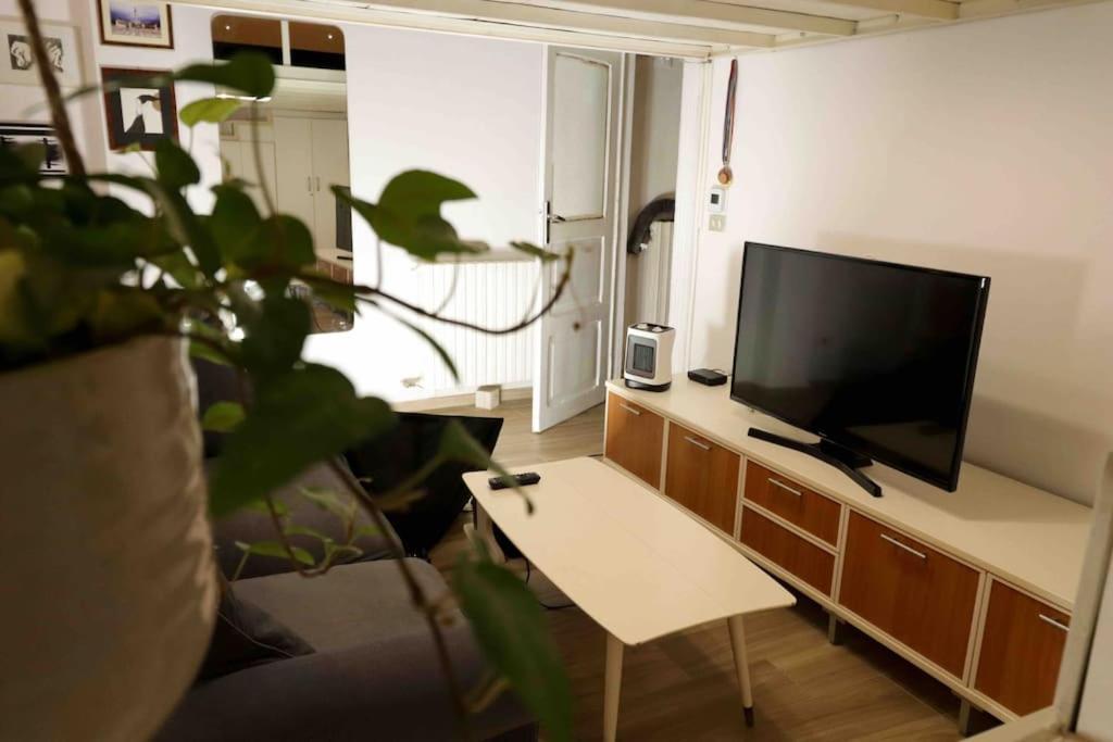 Lovely Flat, Ground Floor Centre Of Bologna! :) Appartement