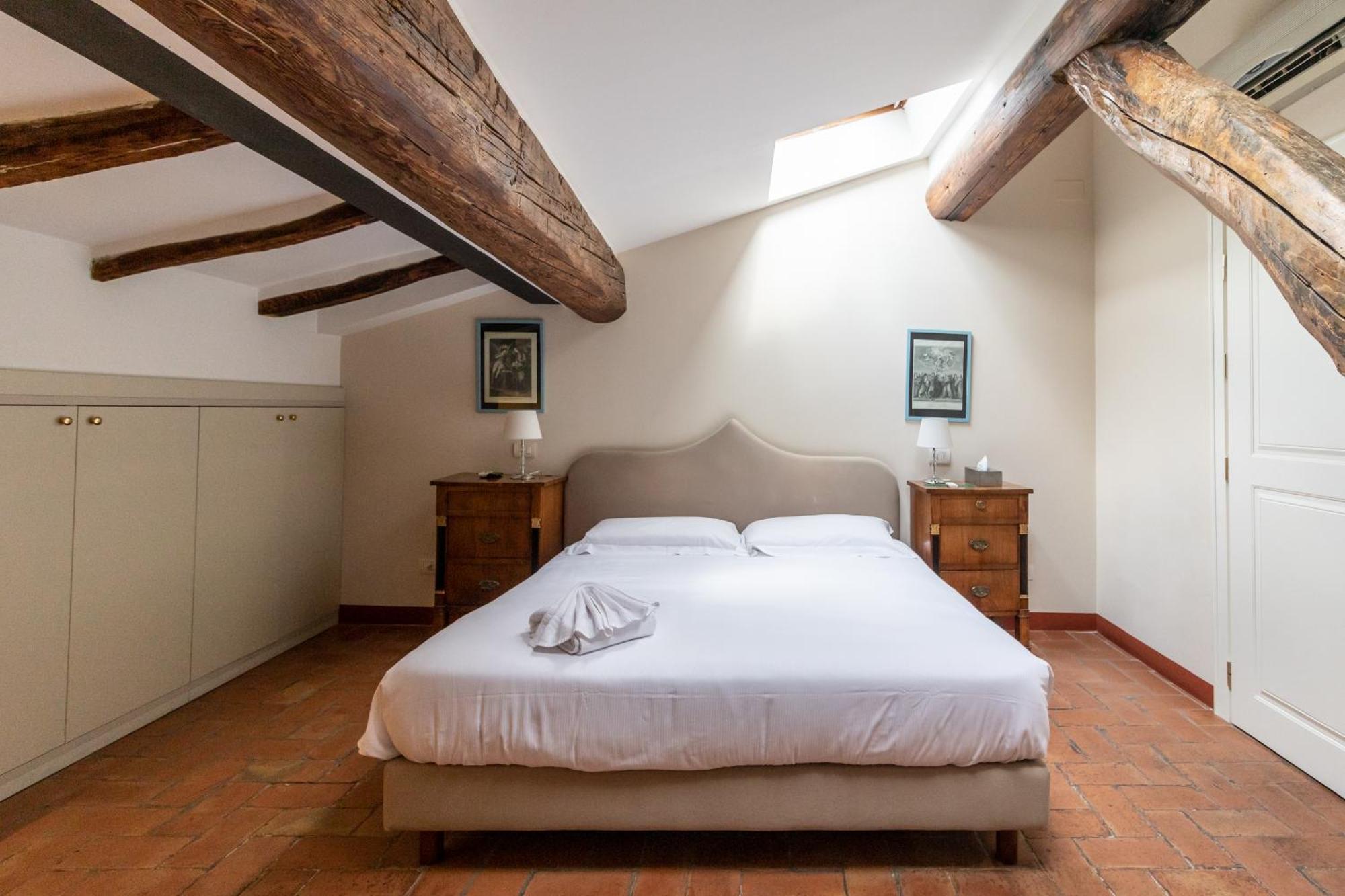 Casa Isolani Charms Santo Stefano