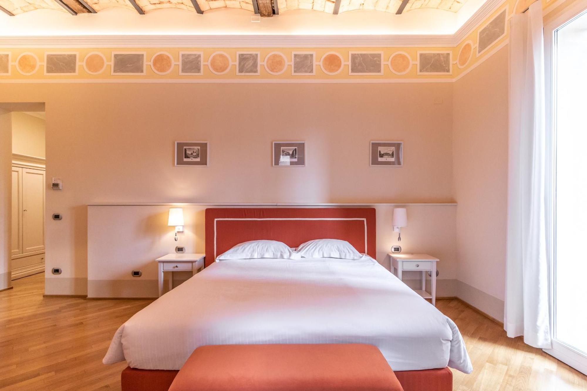 Casa Isolani Luxury Rooms Piazza Maggiore Bologna