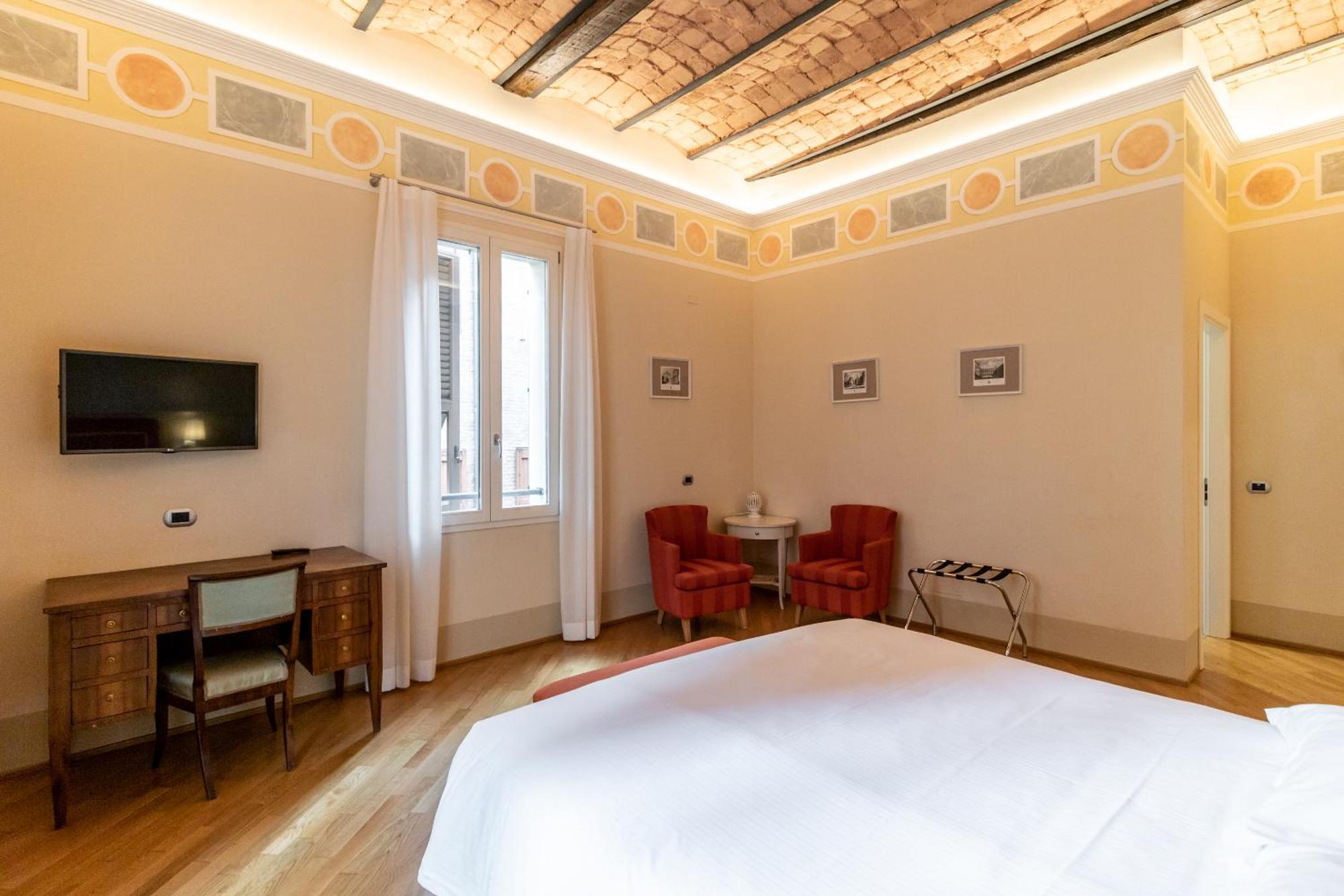Casa Isolani Luxury Piazza Maggiore Pensión 2*