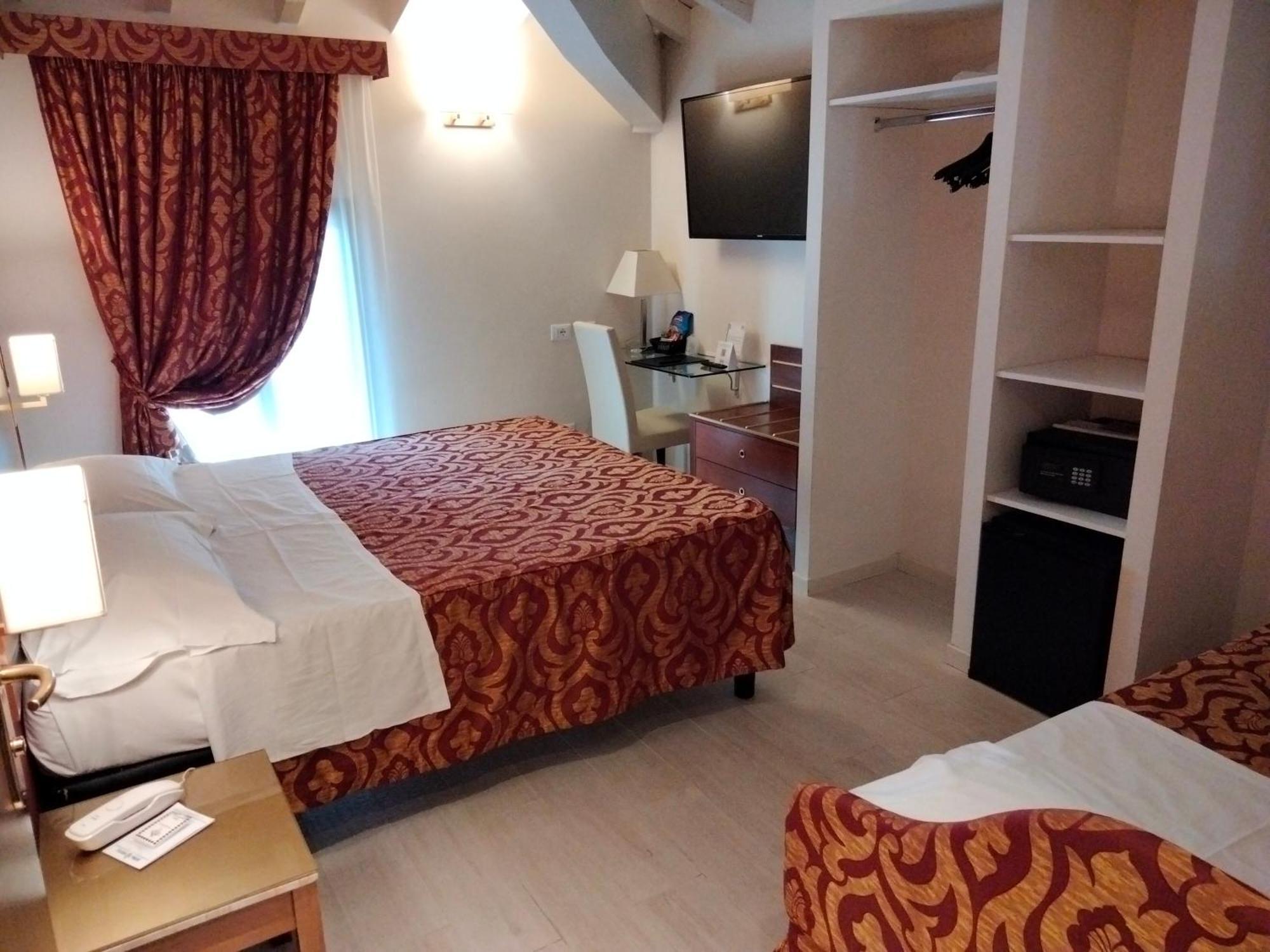 Savoia 4*