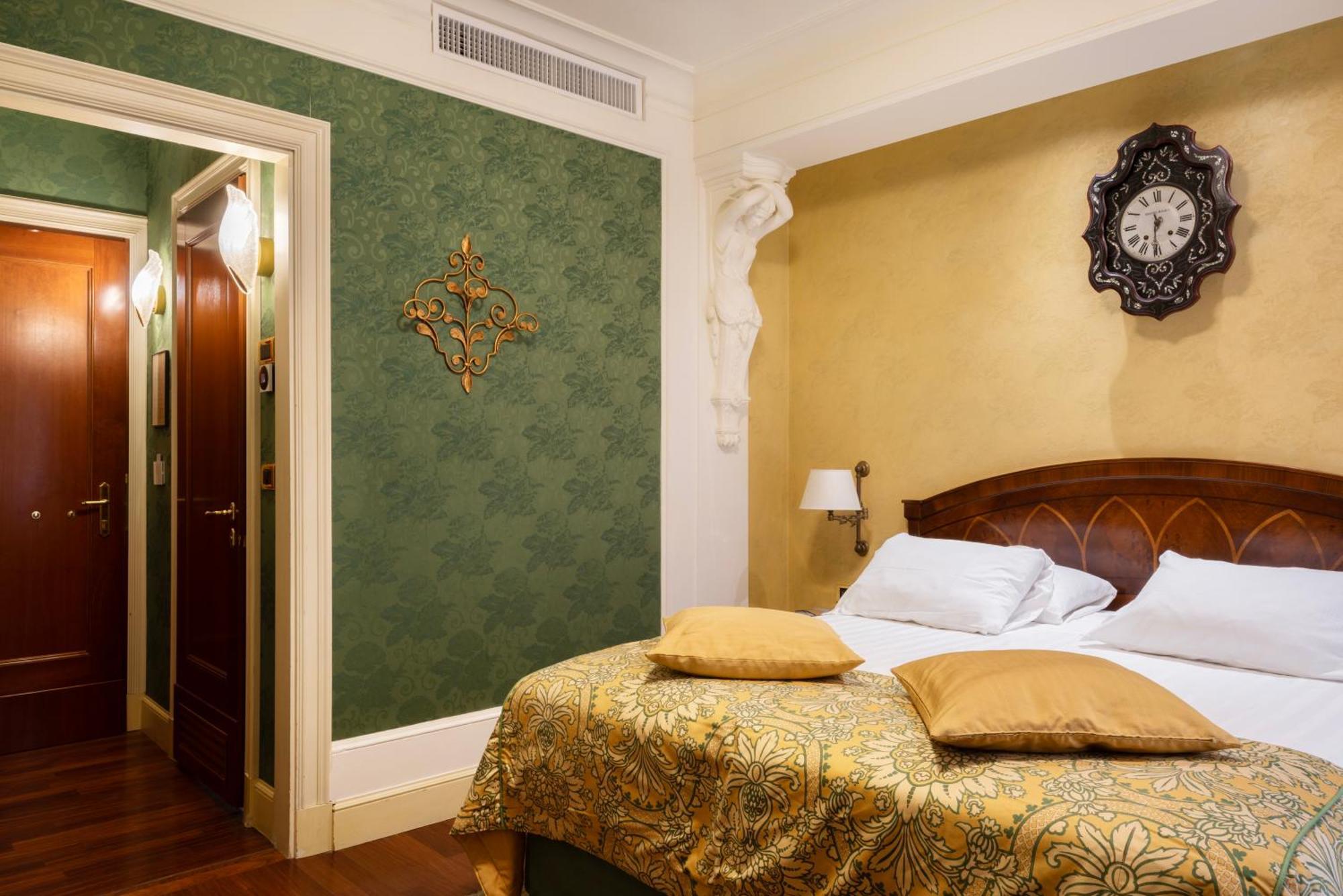 Art Orologio Hotel 4*