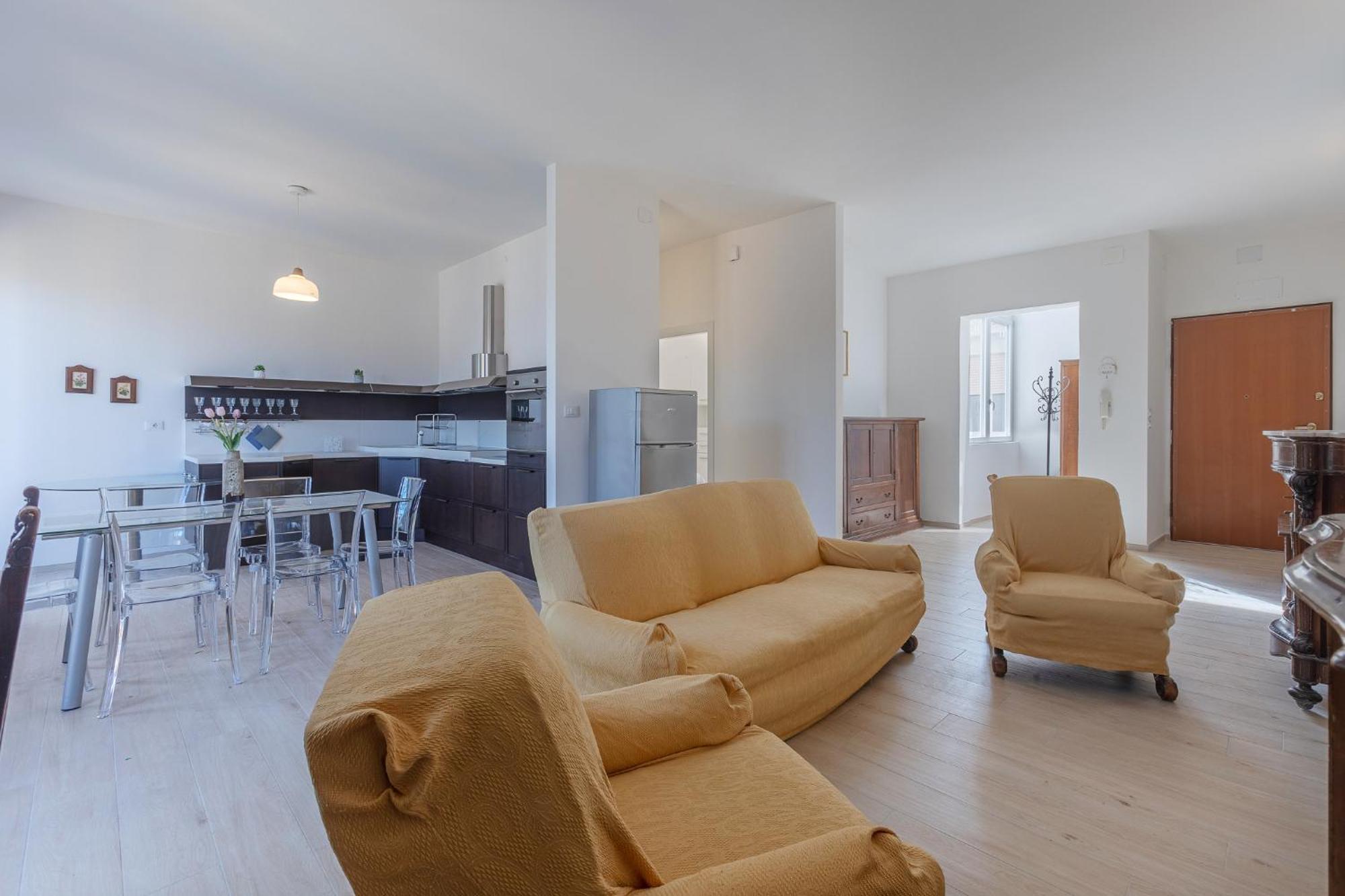 Spacious X5 With Two Balconies! Apartamento