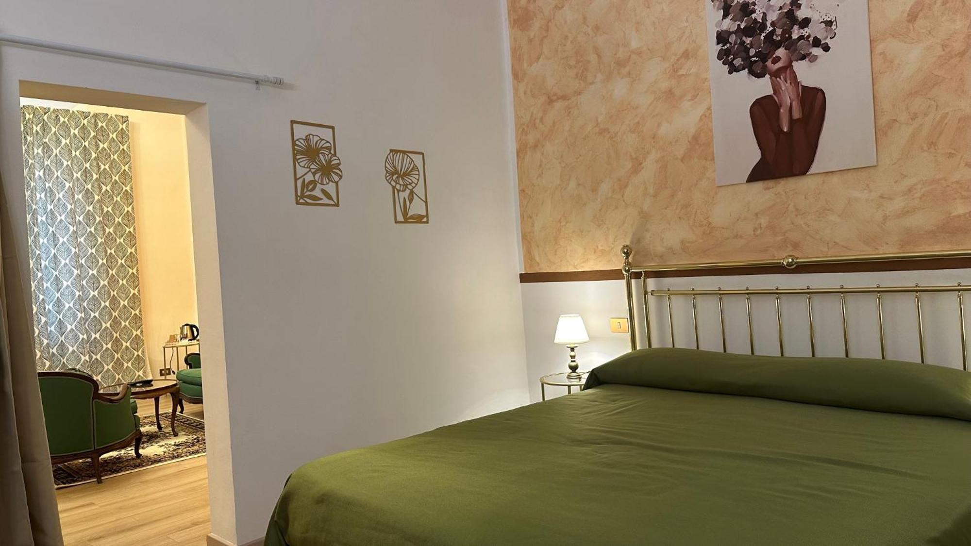 Roma Hotel 4*