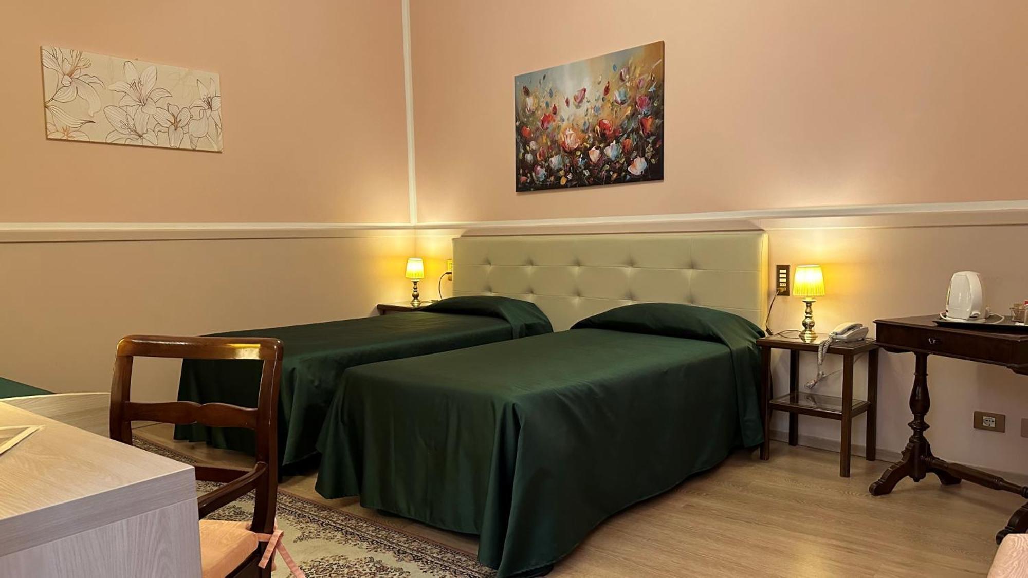 Roma Hotel 4*