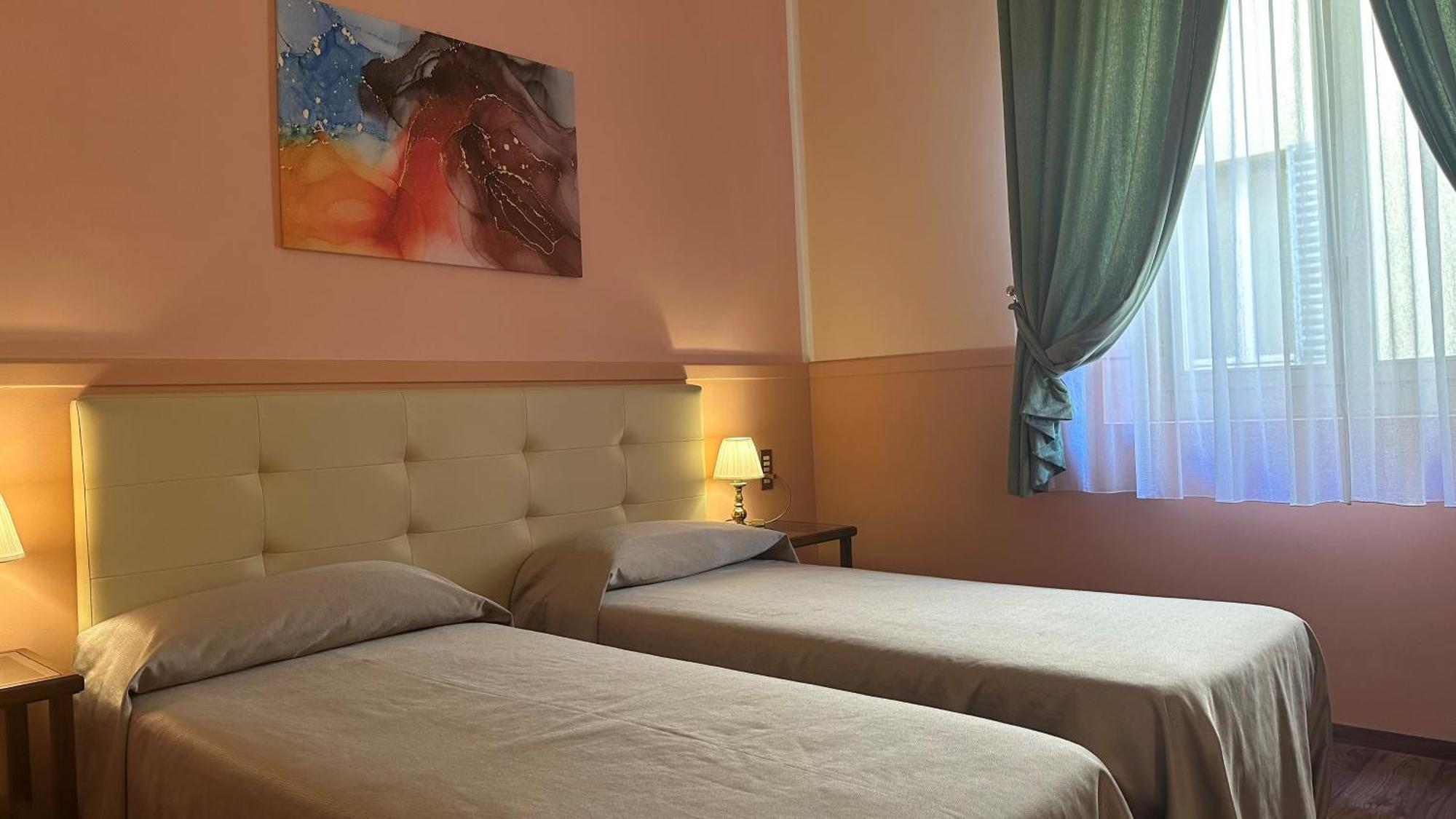 Roma Hotel 4*