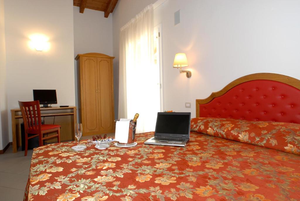 Aretusi Hotel 3*